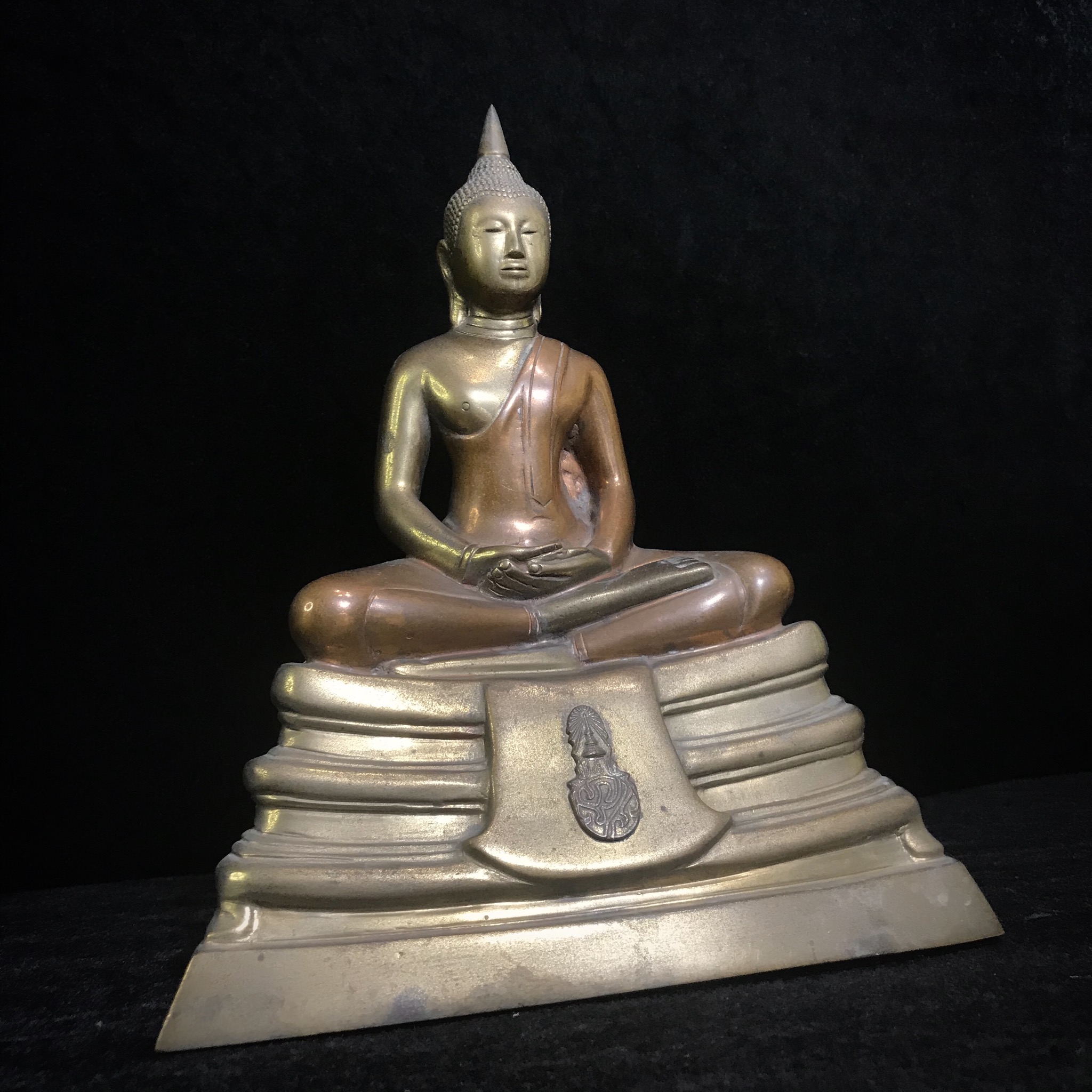 พระบูชาพระพุทธโสธร ภปร. รุ่นย้อนยุค ปี2539 กาญจนาภิเษกครองราชสมบัติครบ 50ปี หน้าตัก5นิ้ว เนื้อสามกษัตริย์ หมายเลข00732