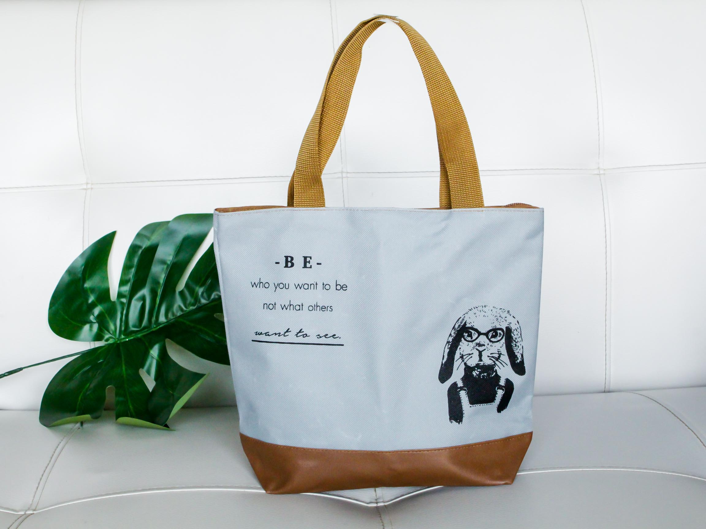 ของชำร่วยงานศพ กระเป๋าผ้าเนื้อหนา หูหิ้ว ซิปยาว ขยายก้นอยู่ทรง