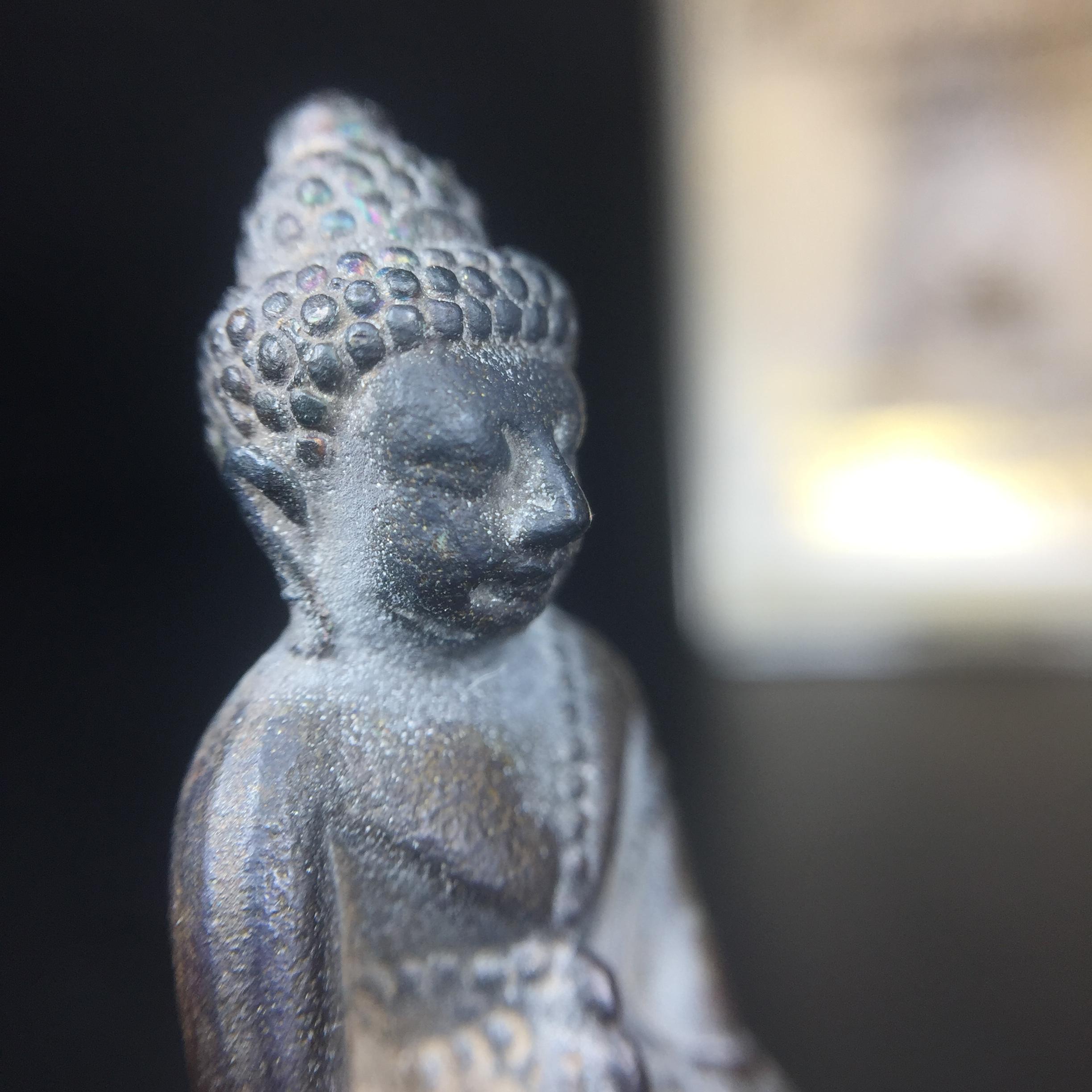 พระกริ่งชินบัญชรฉลองพระชันษา 100 ปี สมเด็จพระญาณสังวร วัดบวรนิเวศวิหาร ปี 2556 เนื้อนวโลหะผสมทองคำก้นทองแดง พิธีใหญ่ มวลสารเด่น นิยม(1 ใน 2556 องค์)