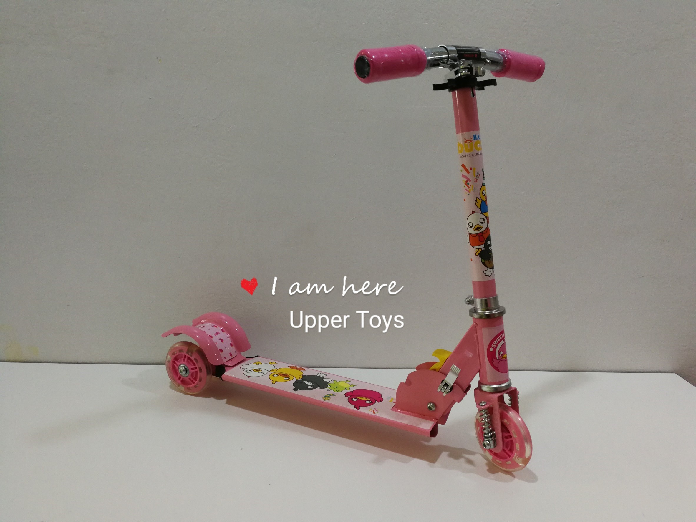 สกูตเตอร์ 3 ล้อ มีโช้ค สำหรับเด็กชาย-หญิง ปรับความสูงได้ มีไฟ LED ที่ล้อ