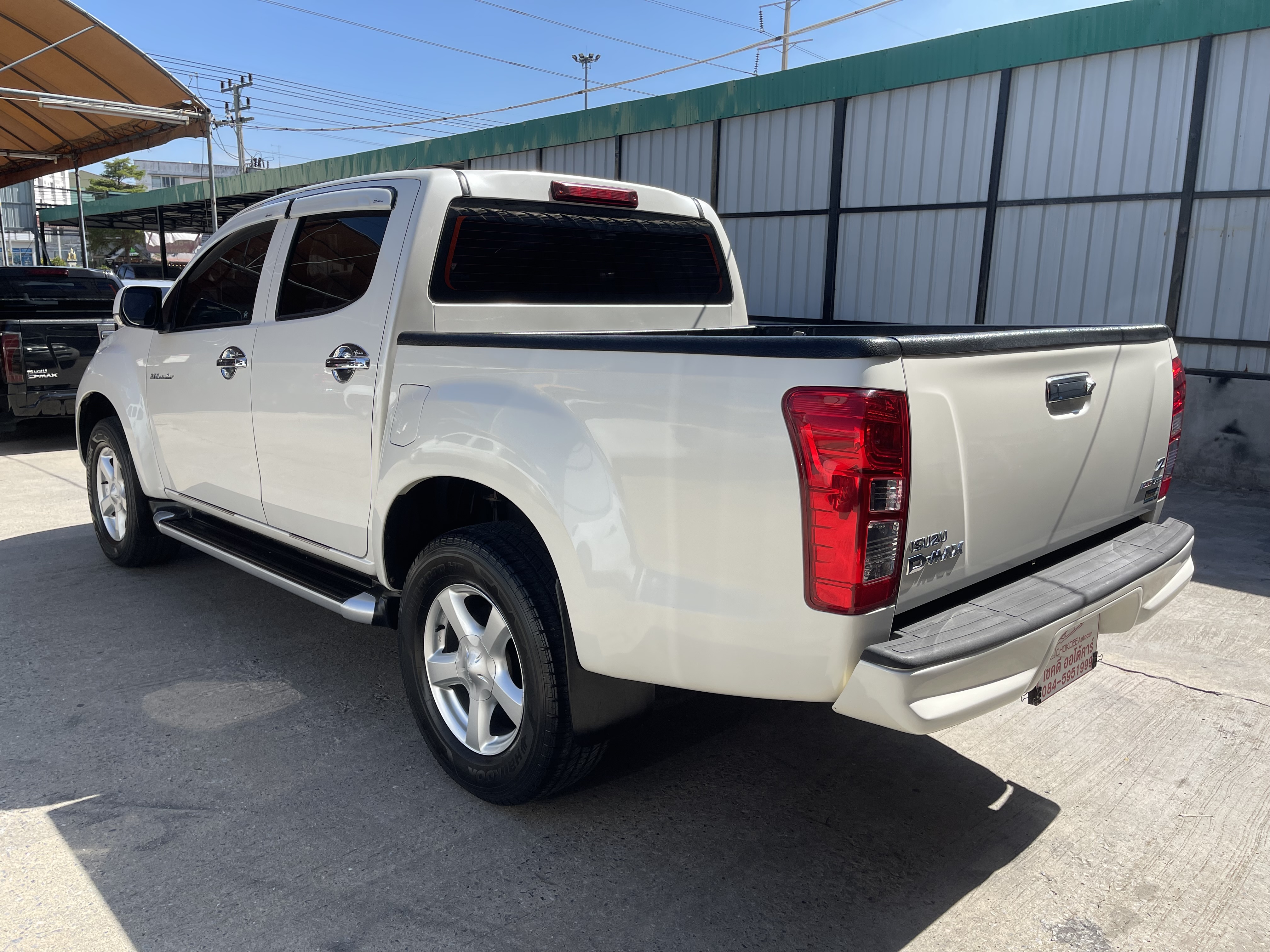 Isuzu Dmax All New 4ประตู Hilander 2.5 Vgs Z Dvd 2014 เงิน