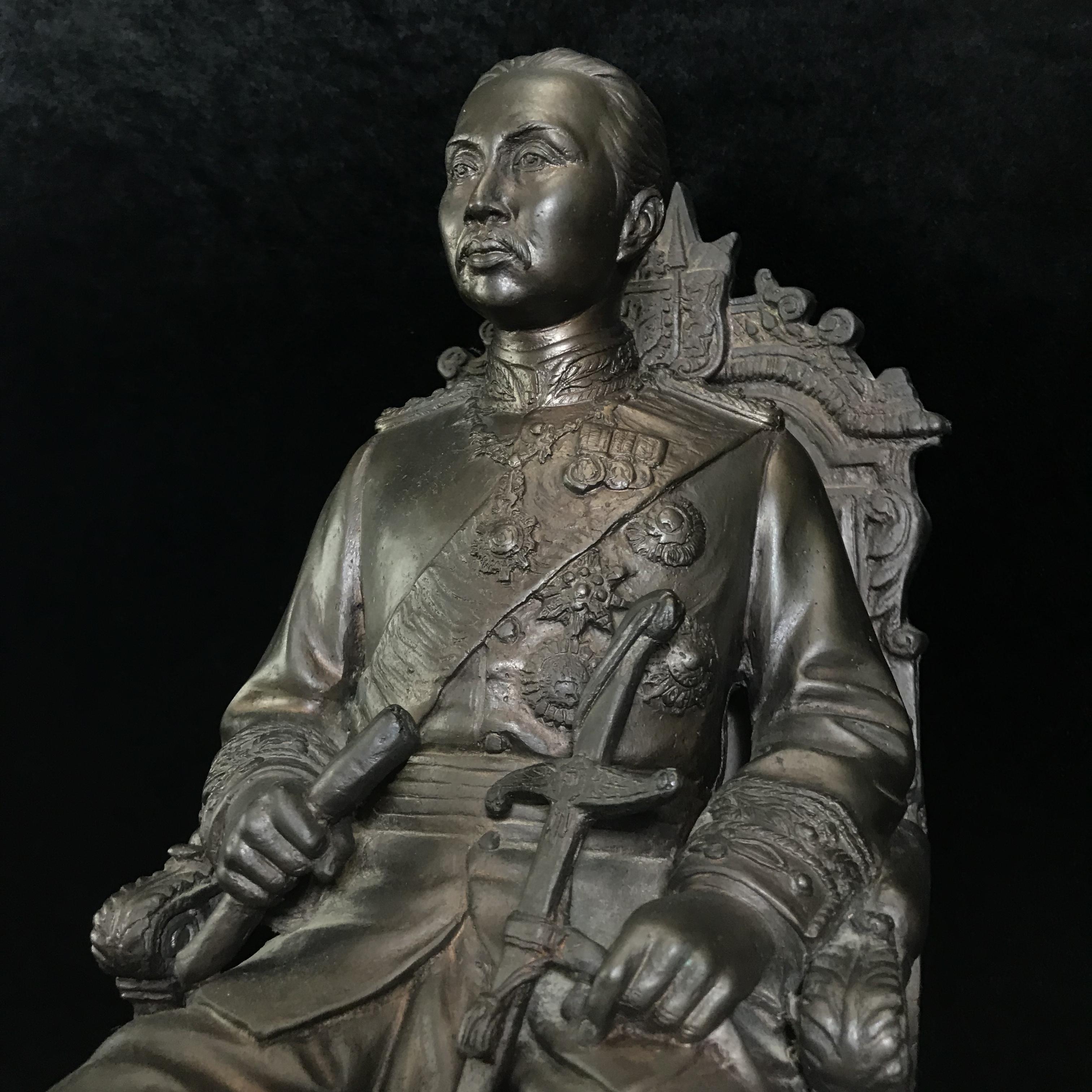 พระบรมรูป รัชกาลที่5 กรมป่าไม้ครบรอบ 100 ปี พ.ศ.2539 เนื้อโลหะผสม องค์ขนาดใหญ่(หายาก)ศิลป์สวย เข้มขลัง งดงาม