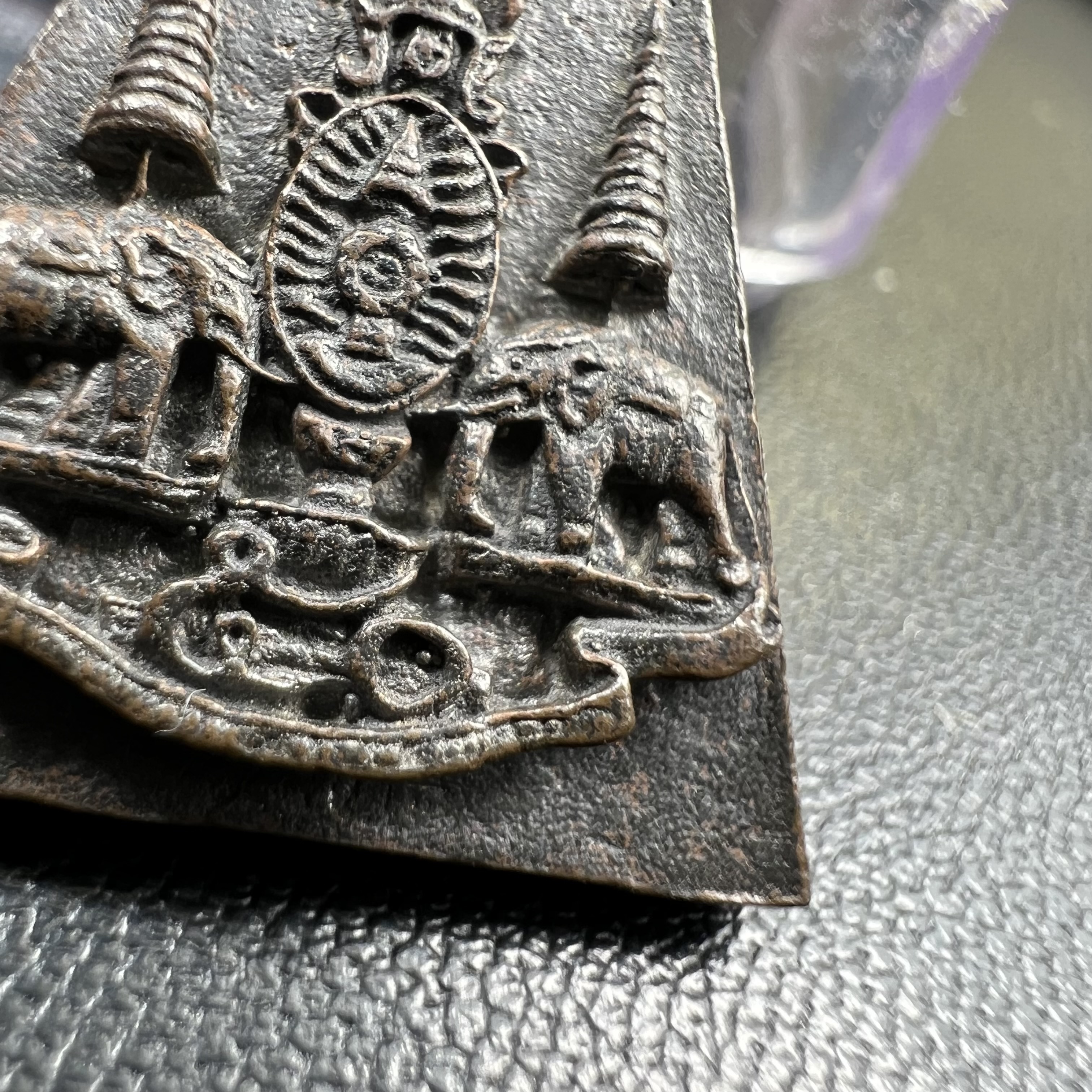 พระกำลังแผ่นดิน (สมเด็จจิตรลดา2) จัดสร้างเฉลิมพระเกียรติ ร.9 ครองราชย์ 50 ปี 2539 เนื้อนวโลหะ(สร้างน้อยหายาก)พร้อมกล่องบรรจุเดิมครบสมบูรณ์(1ใน2539องค์)