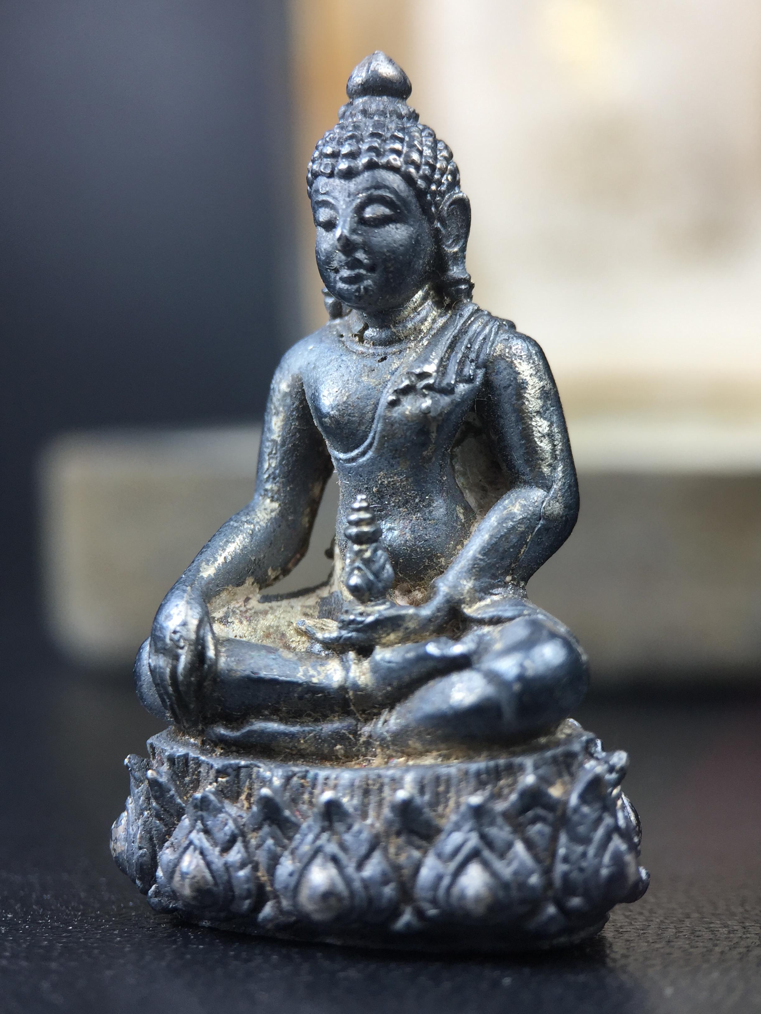 พระกริ่งวาสนา 80 พรรษา สมเด็จพระสังฆราช (วาสน์) วัดราชบพิธฯ ปี2521 เนื้อเงิน(ตอกหมายเลข)(ตอกโค๊ตพระปิดตา) โดยมีหลวงปู่โต๊ะ วัดประดู่ฉิมพลีร่วมปลุกเสก สภาพผิวเดิม สวยจัด แชมป์ๆพร้อมกล่องบรรจุเดิม(หายาก)