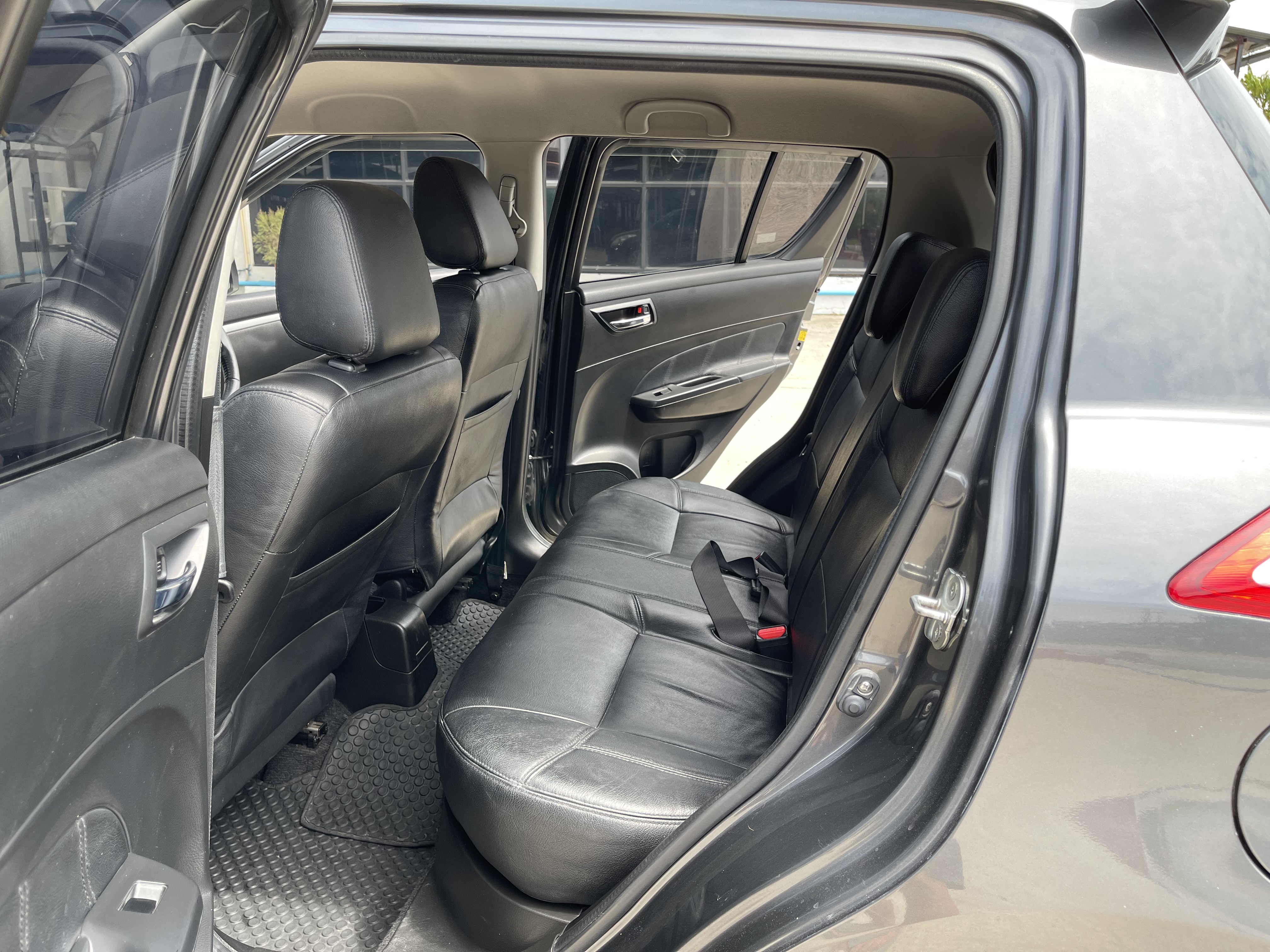 Suzuki Swift 1.2 GLX At 2015 เทาดำ