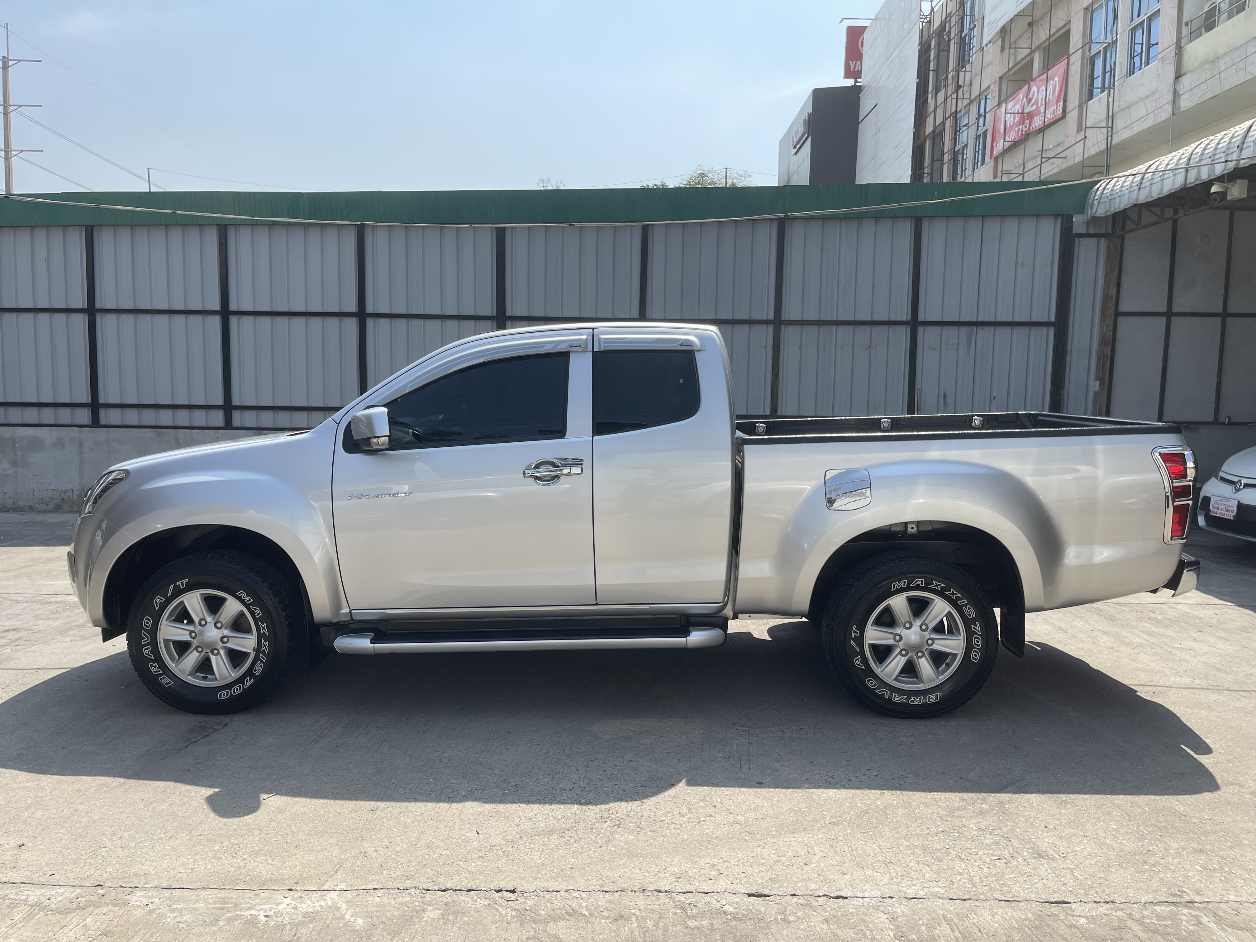 Isuzu Dmax All New Cab Hilander 2.5 Z 2015 เงิน
