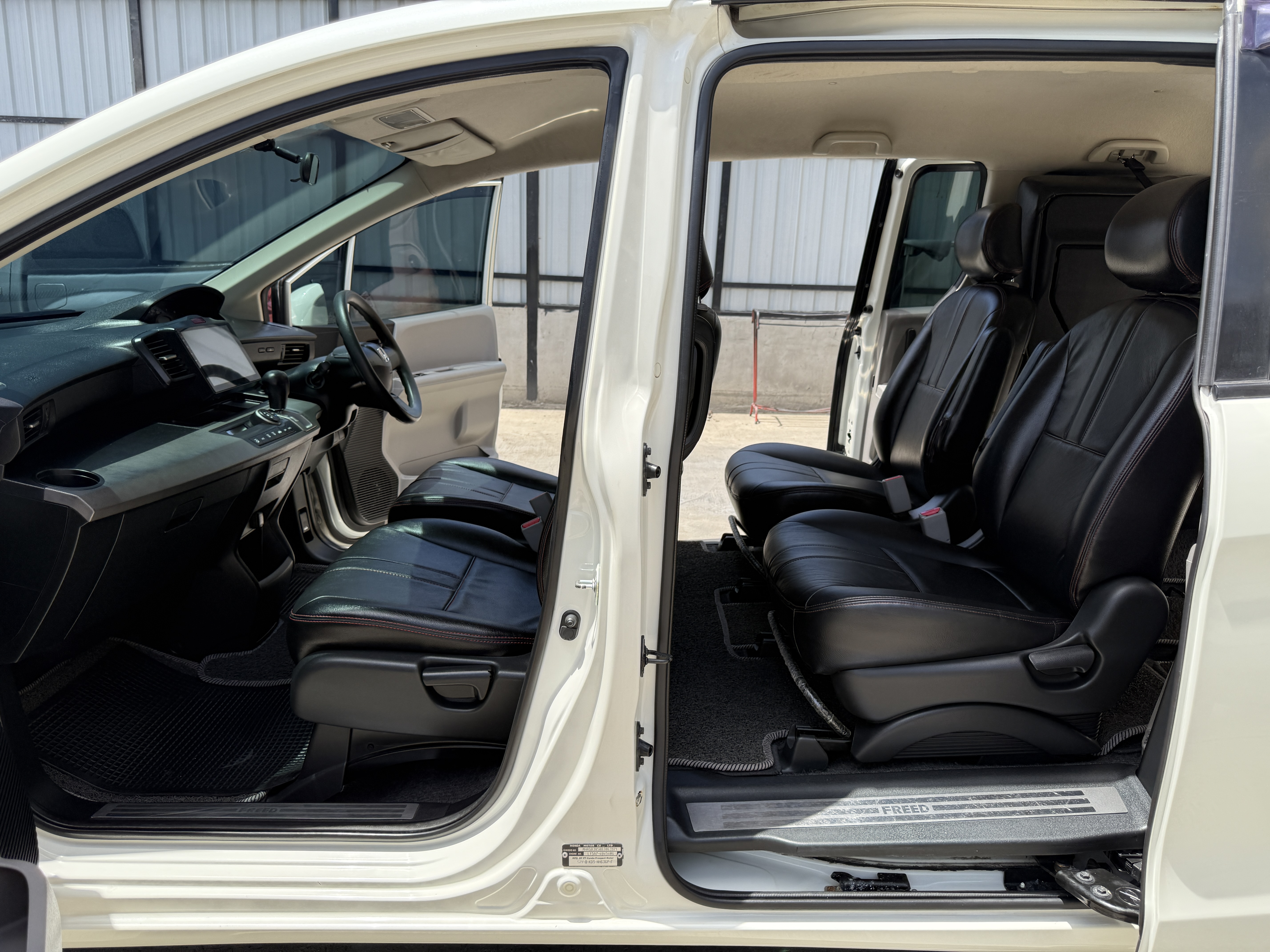 Honda Freed 1.5 E At 2012 ขาวมุก