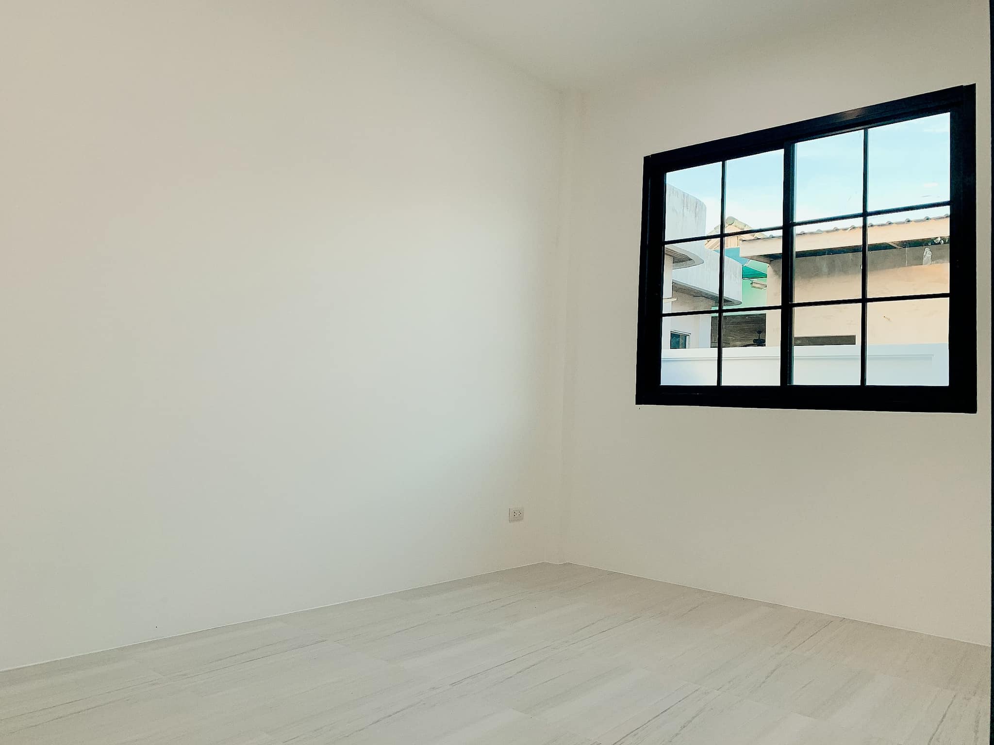 For Sale : Ratsada-Siray, Luxurious townhome, English style, 2 Bedrooms 2 Bathrooms