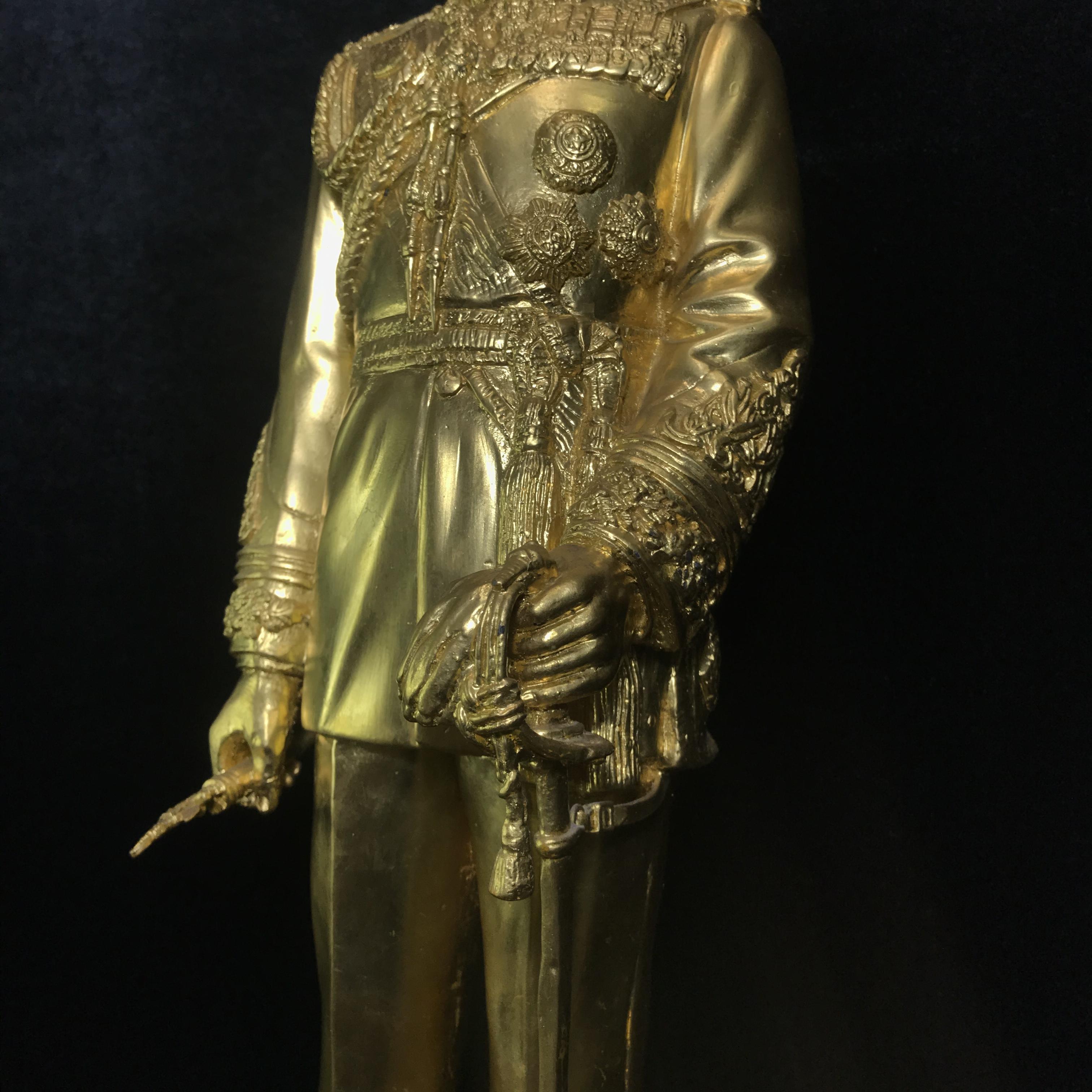 พระบรมรูปหล่อในหลวงรัชการที่ 9 โดยพระบรมราชานุญาต ที่ระลึกโครงการจัดสร้างโรงพยาบาลราชพิพัฒน์ ในมหามงคลวโรกาสพระราชพิธีกาญจนาภิเษก ทรงครองสิริราชสมบัติครบ 50 ปี พ.ศ.2539 (พิธีใหญ่ปลุกเสกวัดพระแก้ว)