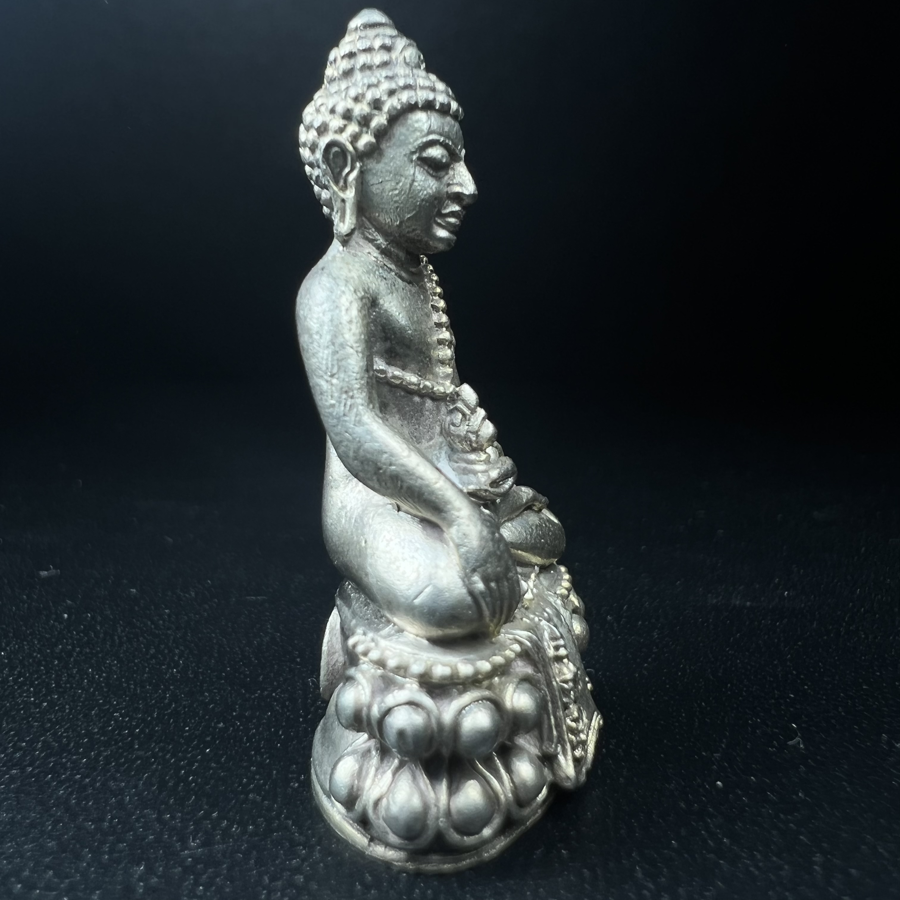 พระกริ่งศิรากาศ ภปร.(วัตถุมงคล"คุ้มเกล้าฯ") โรงพยาบาลภูมิพล เนื้อเงินพิมพ์หน้าไทย (ในหลวงรัชกาลที่9เสด็จเททอง)(พิธีใหญ่)(นิยม)