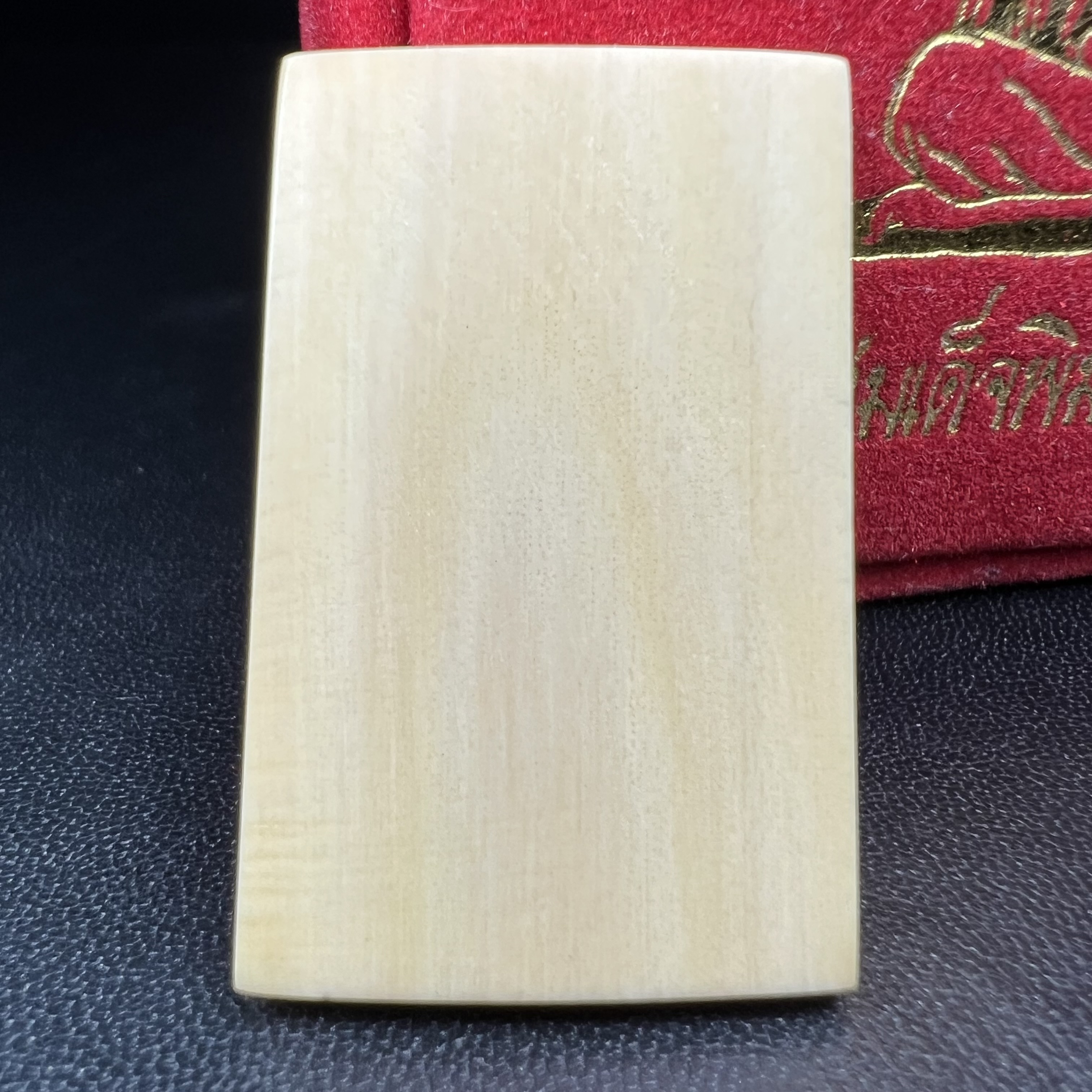 สมเด็จพระพุฒาจารย์ (โต พรหมรังสี) รุ่นคชสารหมื่นปี พ.ศ.2542 สมเด็จพิมพ์ใหญ่(หลังเรียบ) สภาพสวยสมบูรณ์กล่องบรรจุเดิมครบ หายาก