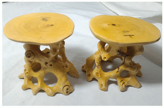 ฐานหรือกี๋ไม้boxwood ทรงรากไม้ อันละ