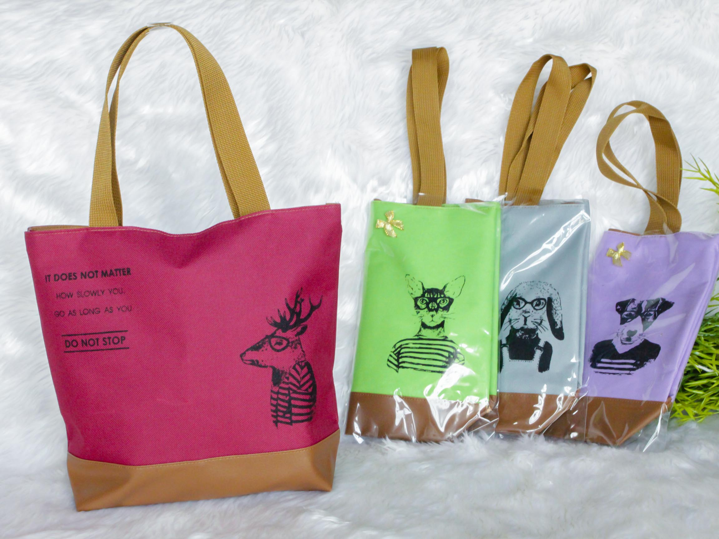 ของชำร่วยงานศพ กระเป๋าผ้าเนื้อหนา หูหิ้ว ซิปยาว ขยายก้นอยู่ทรง