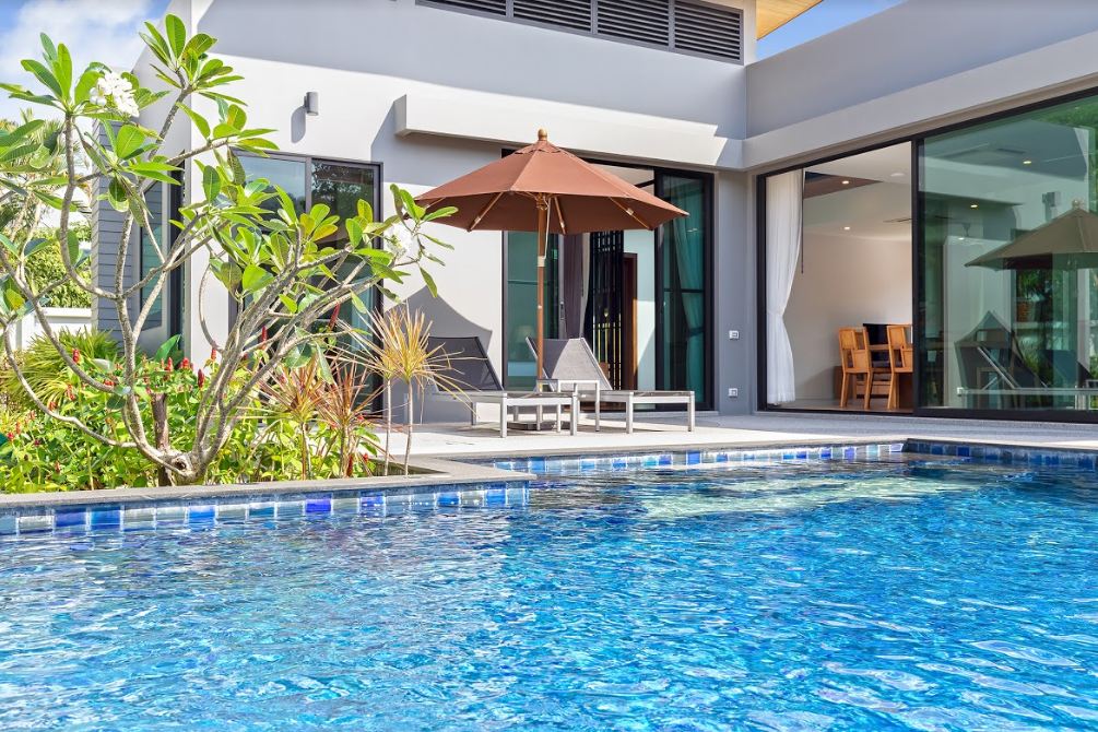 For Rent : Nai Harn, Luxury Modern Pool Villa, 3 Bedrooms 3 Bathrooms, Garden view.