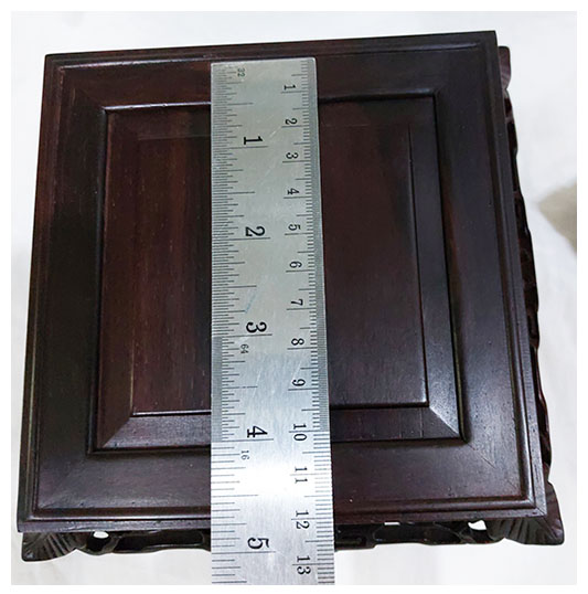 กี๋หรือฐานไม้สไตล์จีน สำหรับวางของตั้งโชว์ ท๊อป11.5cmx11.5cm ตัวละ