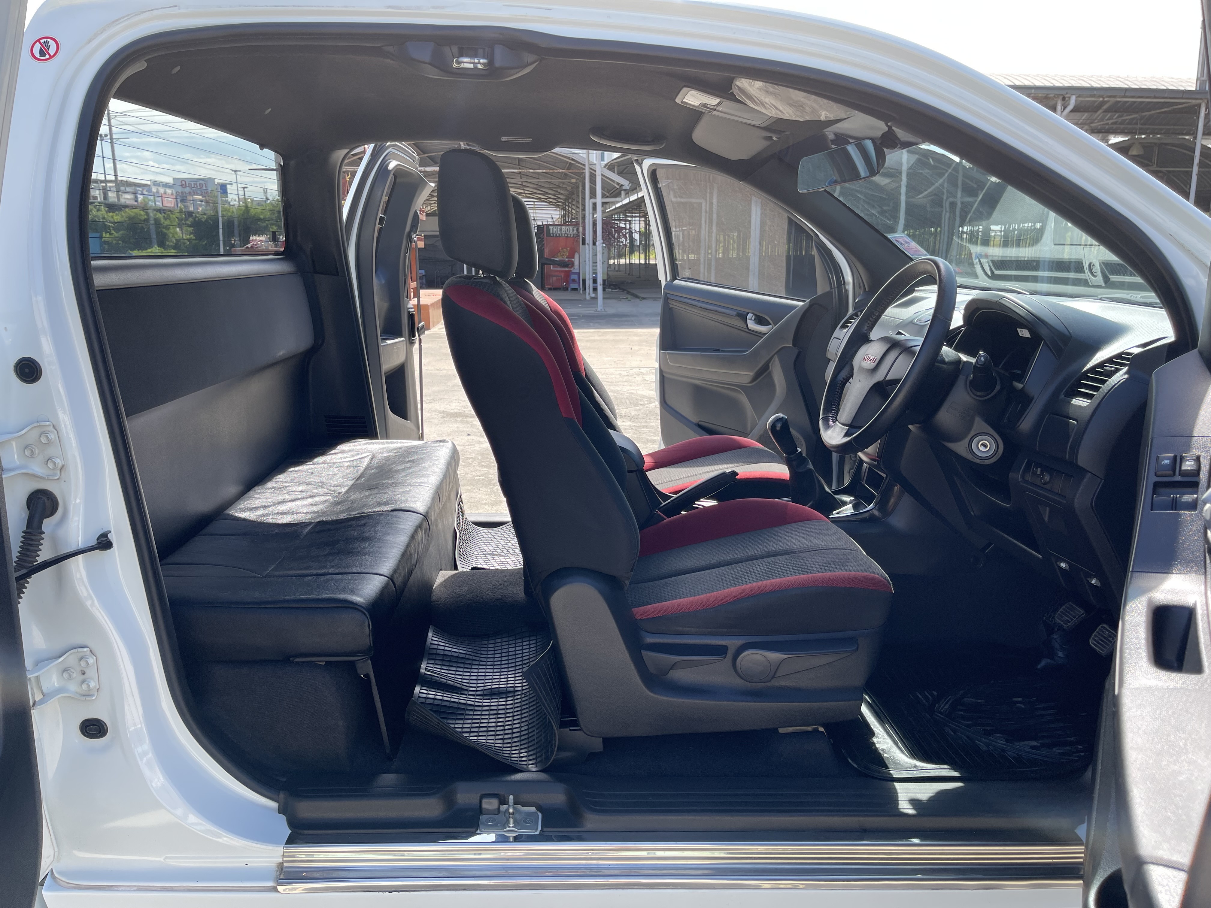 Isuzu Dmax All New Cab 2.5 Vgs Z X-Series 2014 ขาวมุก