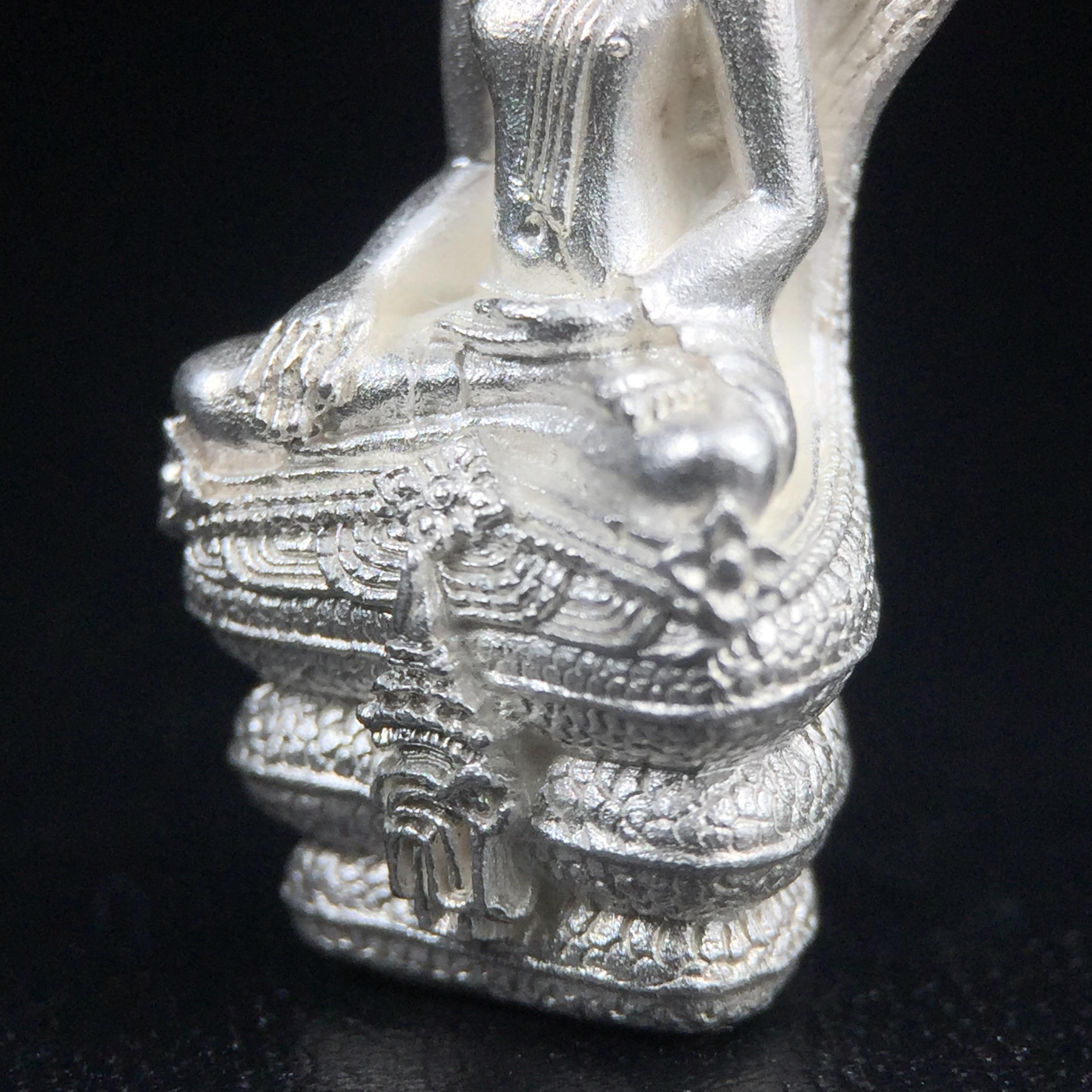 พระพุทธรูปนาคปรกปางมารวิชัย สธ. เนื่องวโรกาสสมเด็จพระเทพรัตนราชสุดาฯ ทรงเจริญพระชนมายุครบ 3 รอบ ปี2534 พิธีพุทธาภิเษก ณ วัดบวรนิเวศวิหาร โดยมีสมเด็จพระญาณสังวร สมเด็จพระสังฆราชเป็นองค์ประธาน(พิธีใหญ่ มวลสารดี พุทธศิลป์งดงาม)พระกริ่งเนื้อเงินพบเจอน้อยหายาก