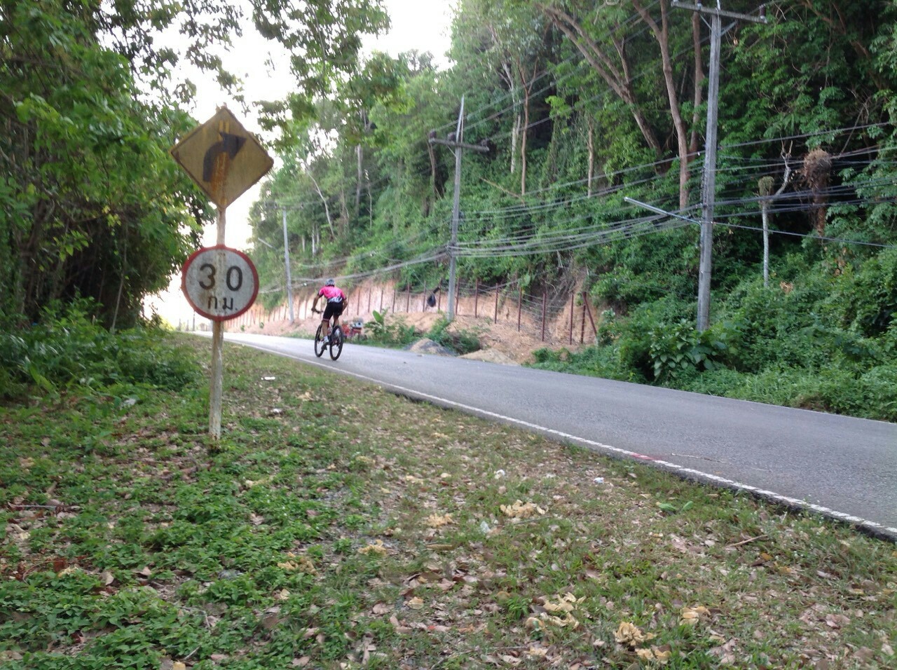 For Rent : 1 Bed room Private Pool Villa on beach at Koh Sirea