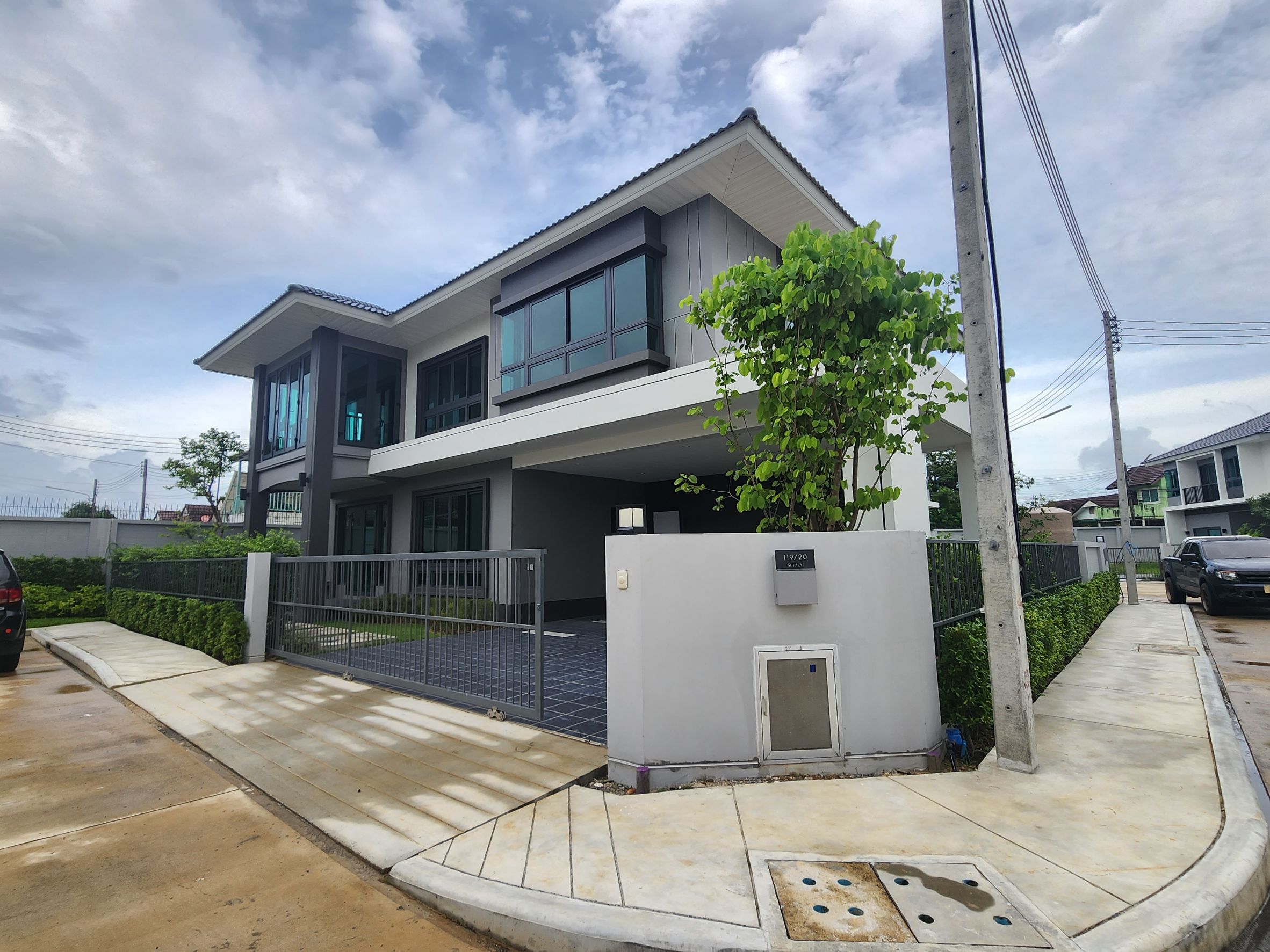 For Sales : Kohkaew, 2-storey detached house, 4 bedrooms 6 bathrooms