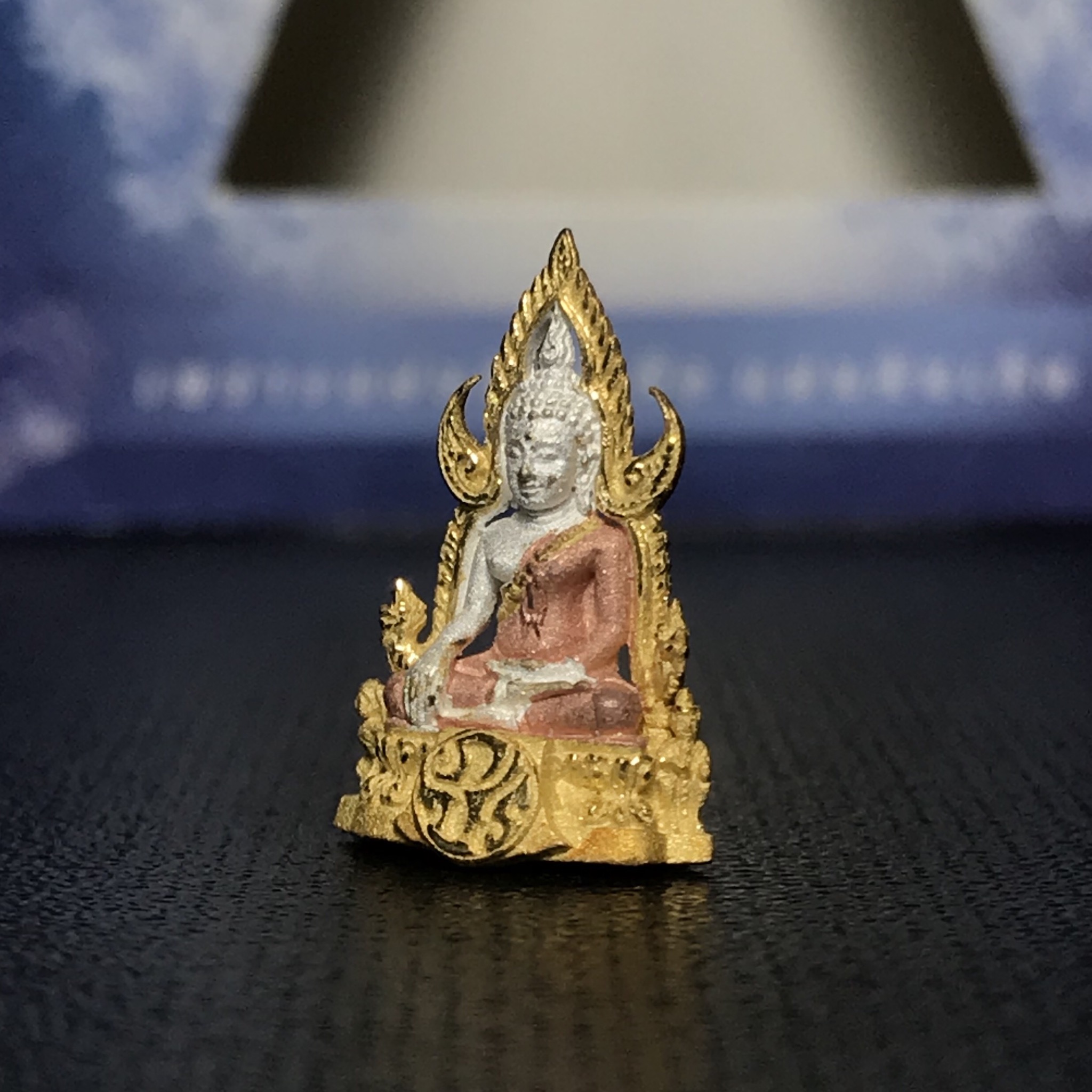 พระพุทธชินราช ภปร. โครงการ เพราะแผ่นดินนี้คือแผ่นดินเกิด เนื้อเงินชุบสามกษัตริย์ ปี2551 ขนาดหน้าตัก1/4นิ้ว (สวยงามหายาก)