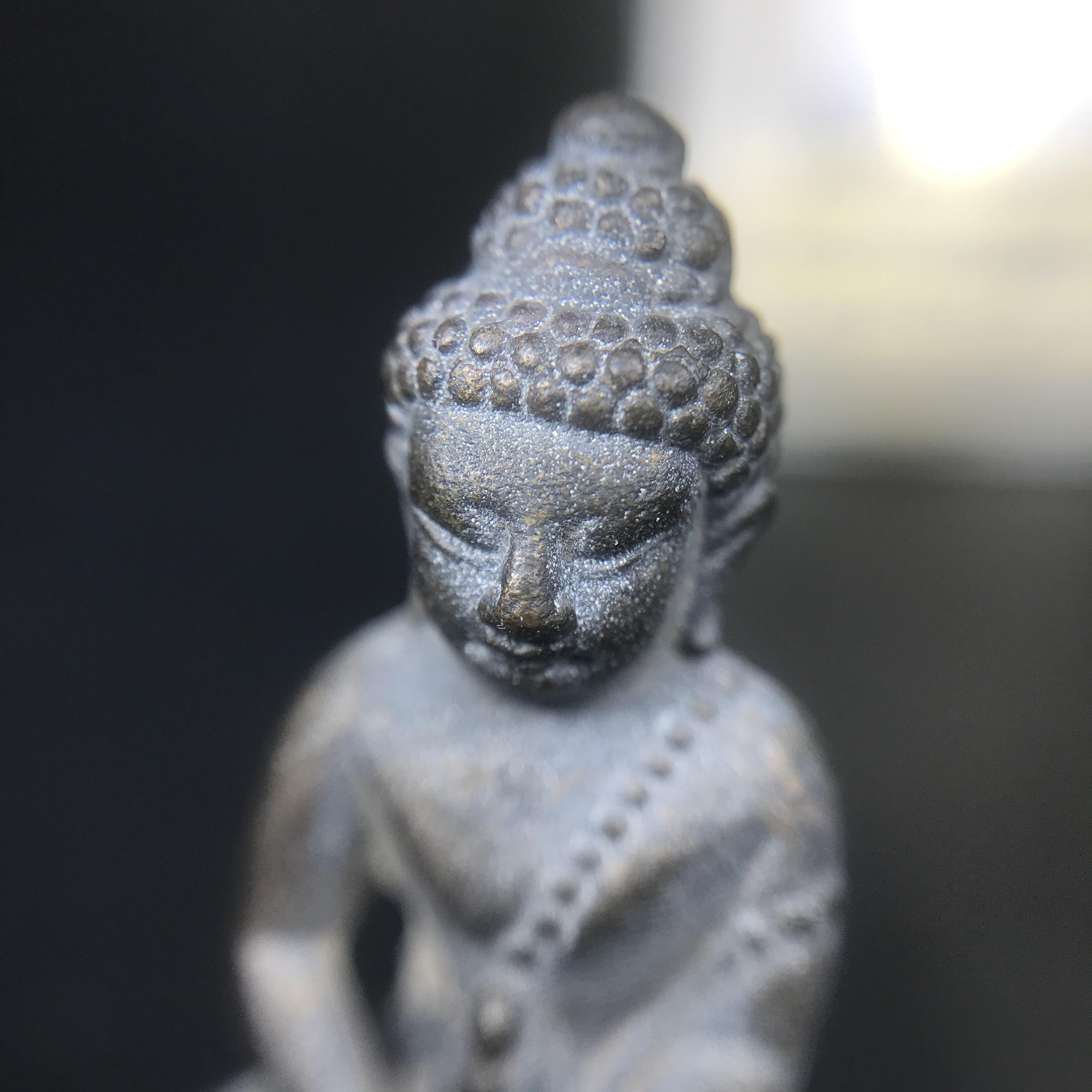 พระกริ่งชินบัญชรฉลองพระชันษา 100 ปี สมเด็จพระญาณสังวร วัดบวรนิเวศวิหาร ปี 2556 เนื้อนวโลหะผสมทองคำก้นทองแดง พิธีใหญ่ มวลสารเด่น นิยม(1 ใน 2556 องค์)