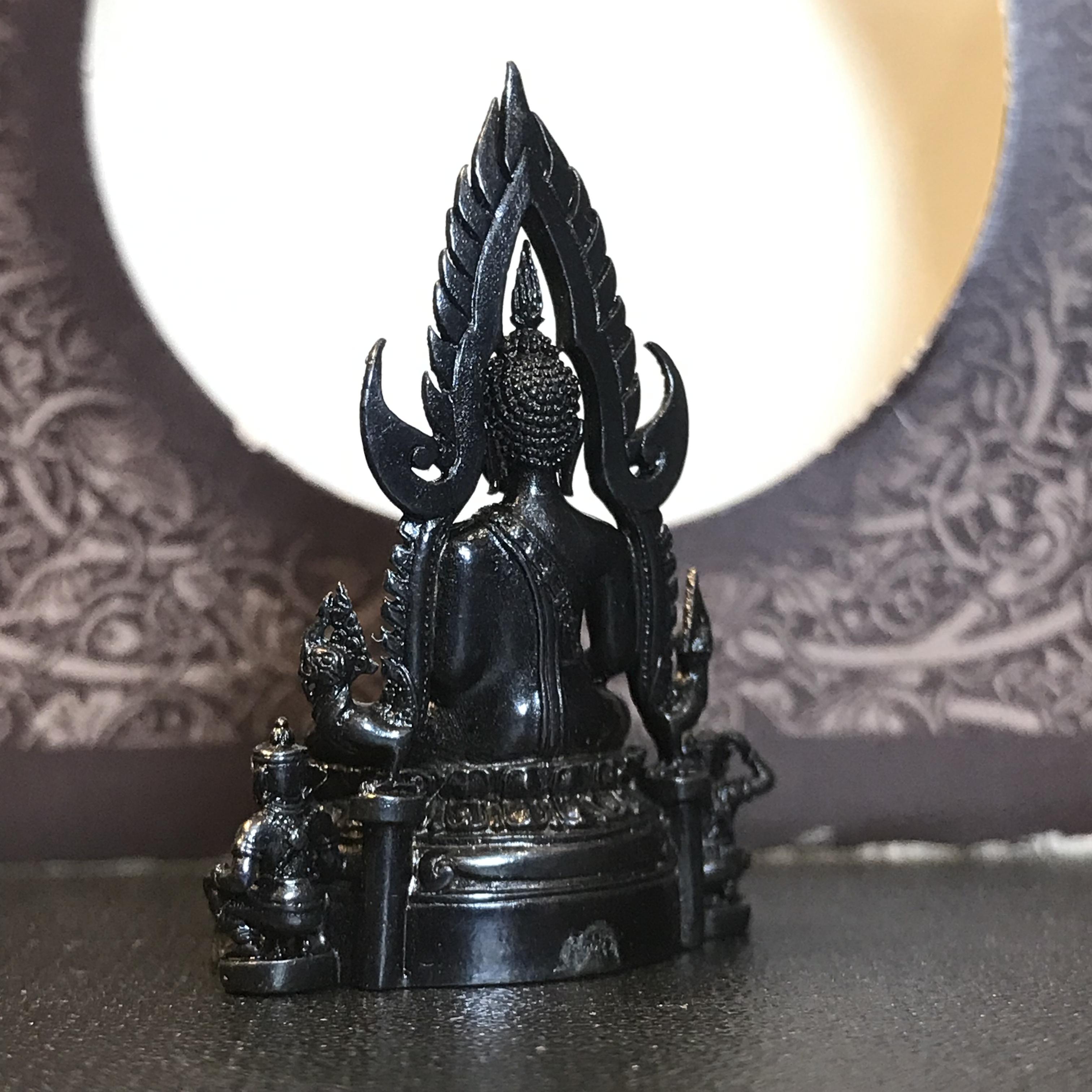 พระพุทธชินราช ภปร. โครงการ "เพราะแผ่นดินนี้ คือ แผ่นดินเกิด" ปี2548(รุ่นแรก) ลอยองค์ หน้าตัก 1/2 นิ้ว เนื้อเงินรมดำ