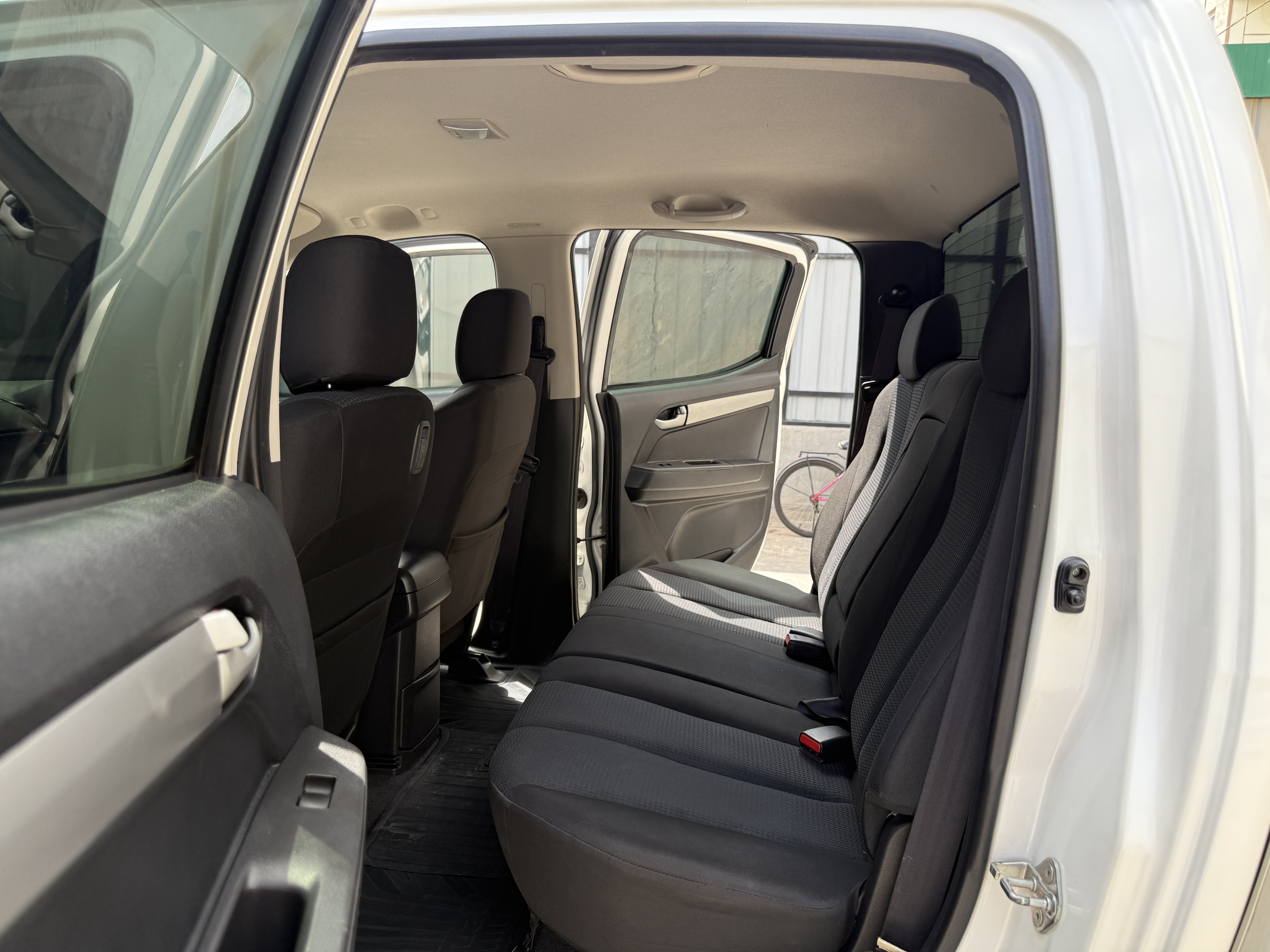 Isuzu Dmax All New 4ประตู Hilander 2.5 Vgs Z Dvd 2013 ขาวมุก