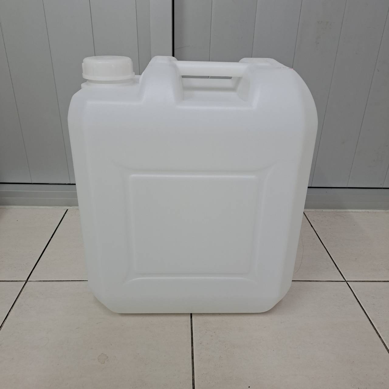 แกลลอน 20 ลิตร AD6 ขาวใส