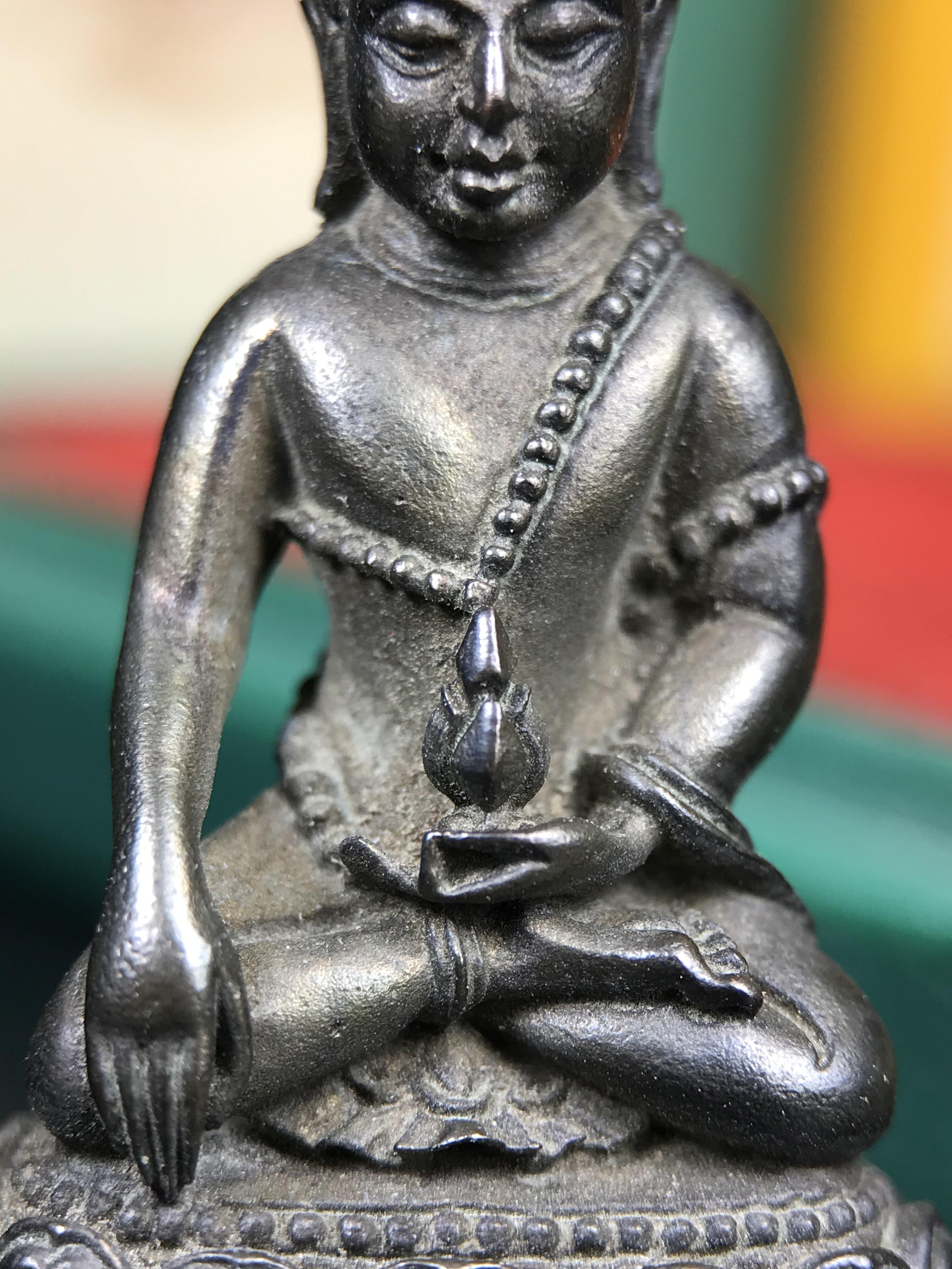 พระกริ่ง-พระชัยวัฒยน์วาสนาสมเด็จพระสังฆราช(วาสน์)วัดราชบพิธฯปี2531 เนื้อนวโลหะ สร้างเป็นที่ระลึกในคราวที่สมเด็จพระอริยวงศาคตญาณ สมเด็จพระสังฆราช(วาสน์ วาสโน)มีพระชนมายุครบ90พรรษา(ในหลวง ร.9 เสด็จในพิธี)งานแกะแม่พิมพ์โดย นายช่างเกษม มงคลเจริญ)(1ใน1991องค์)