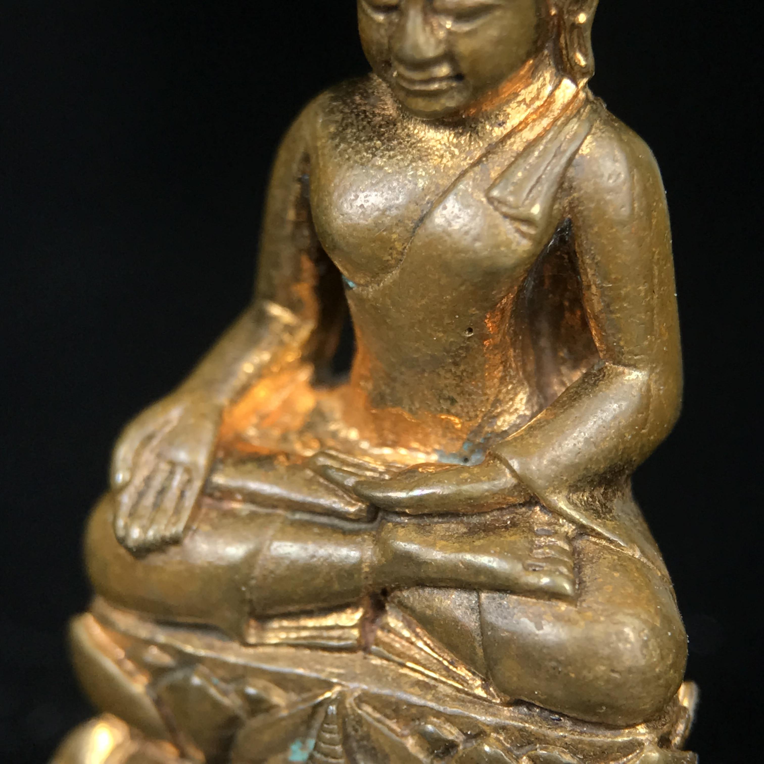 พระกริ่งไพรีพินาศ บรรจุเหล็กไหล ครั้งแรกและครั้งเดียวในประวัติศาสตร์ เฉลิมพระเกียรติ พระบาทสมเด็จพระเจ้าอยู่หัวรัชกาลที่9 พระชนมพรรษา 6 รอบ ปี2542 เนื้อสัมฤทธิ์(บรรจุเหล็กไหล)ดีนอก-ดีใน พิธีใหญ่ มวลสารเด่น (หายาก)