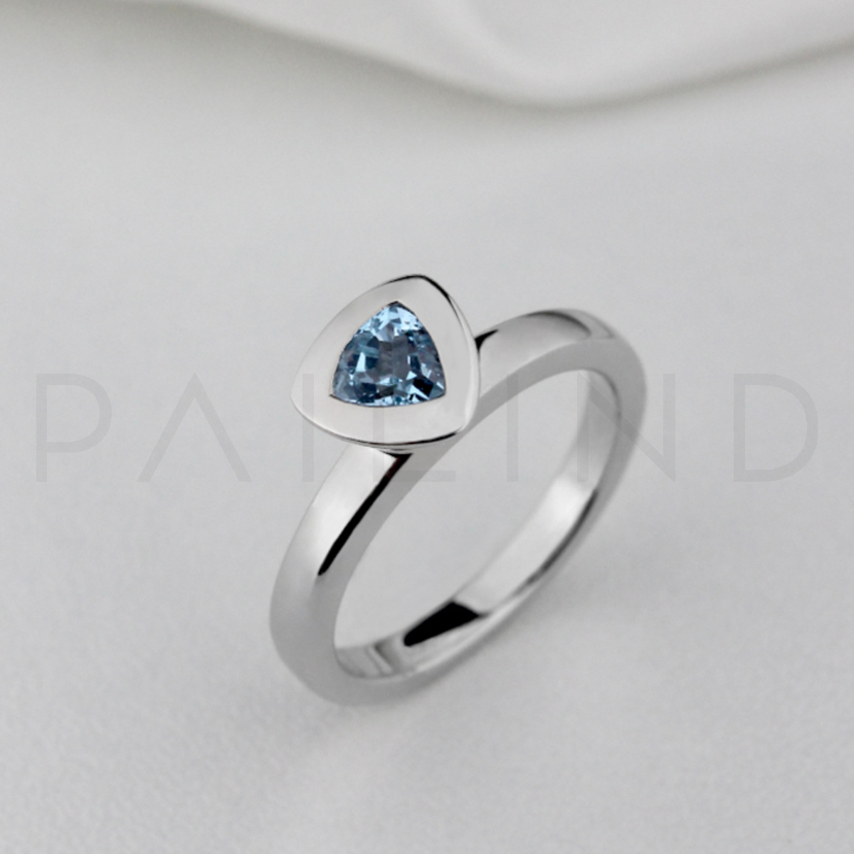 แหวนเงินประดับพลอย SKY BLUE TOPAZ
