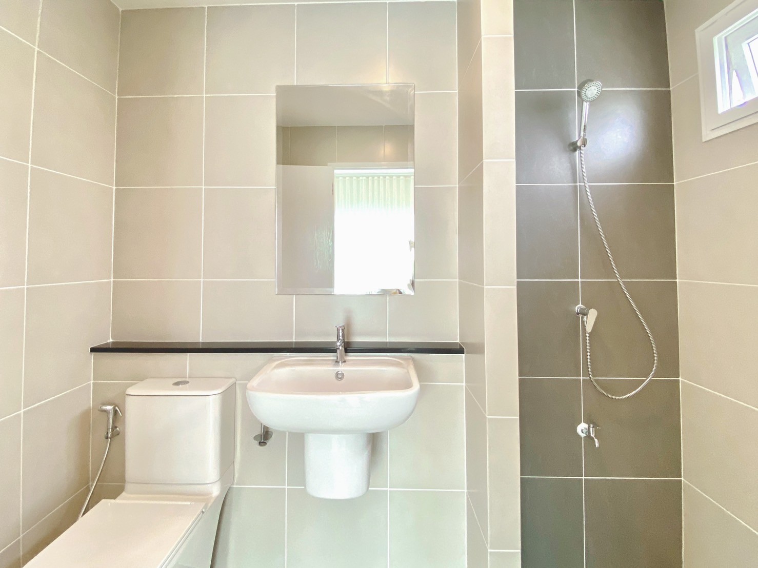 For Rent : Thalang, New Project Phase semi-detached house, 3 bedrooms 3 bathrooms