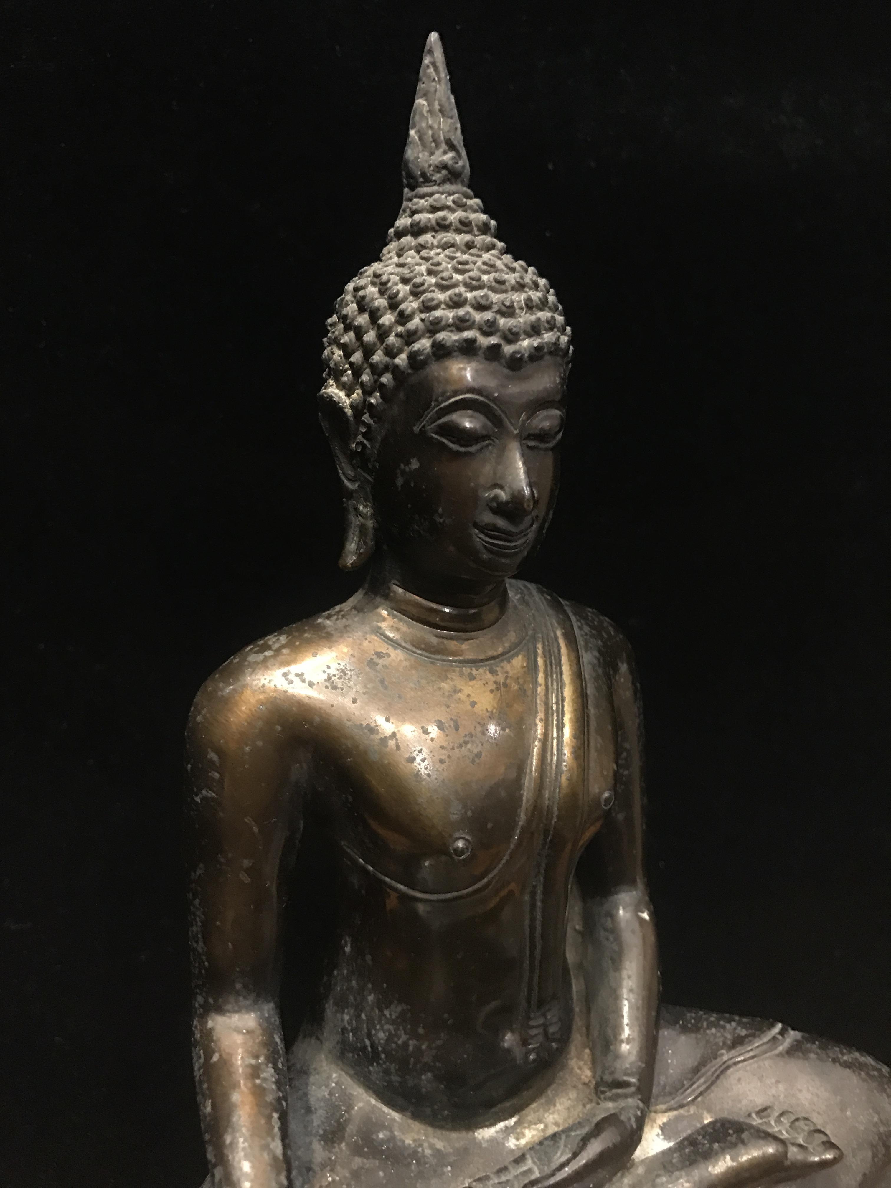 พระบูชา ตราสัญลักษณ์ ญสส. วัดบวรนิเวศราชวรวิหาร จัดสร้างโดยบริษัทเซ็นทรัล ขนาดหน้าตัก 5 นิ้ว