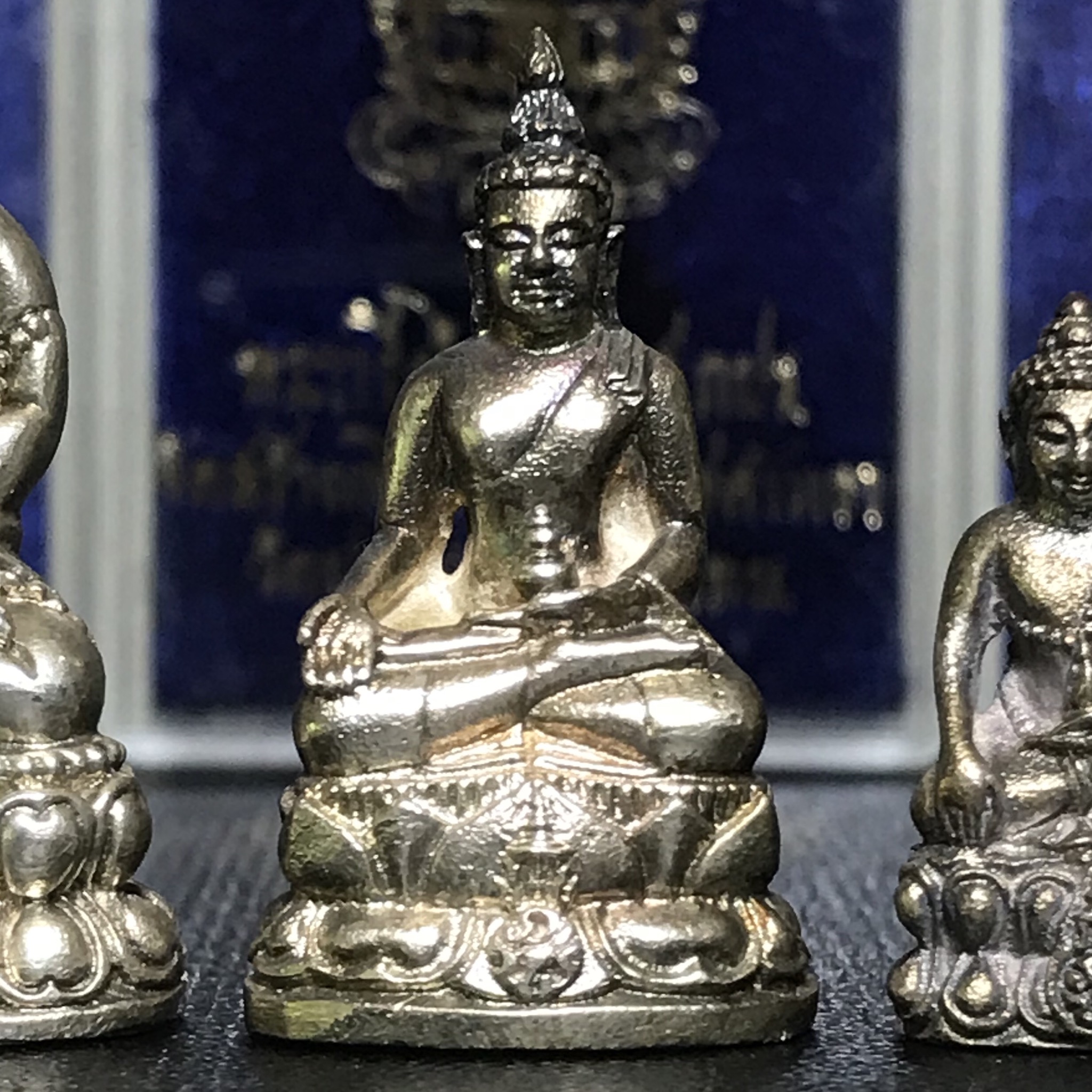 พระกริ่งนวปทุม ภปร.-พระชัยวัฒน์นวปทุม ภปร.-พระกริ่งไพรีพินาศ ภปร. รุ่นแรก วัดปทุมวนาราม ครบชุดเนื้อเงิน ปี2535(ในหลวงรัชกาลที่9เสด็จเททอง)(1ใน3000องค์)หายาก