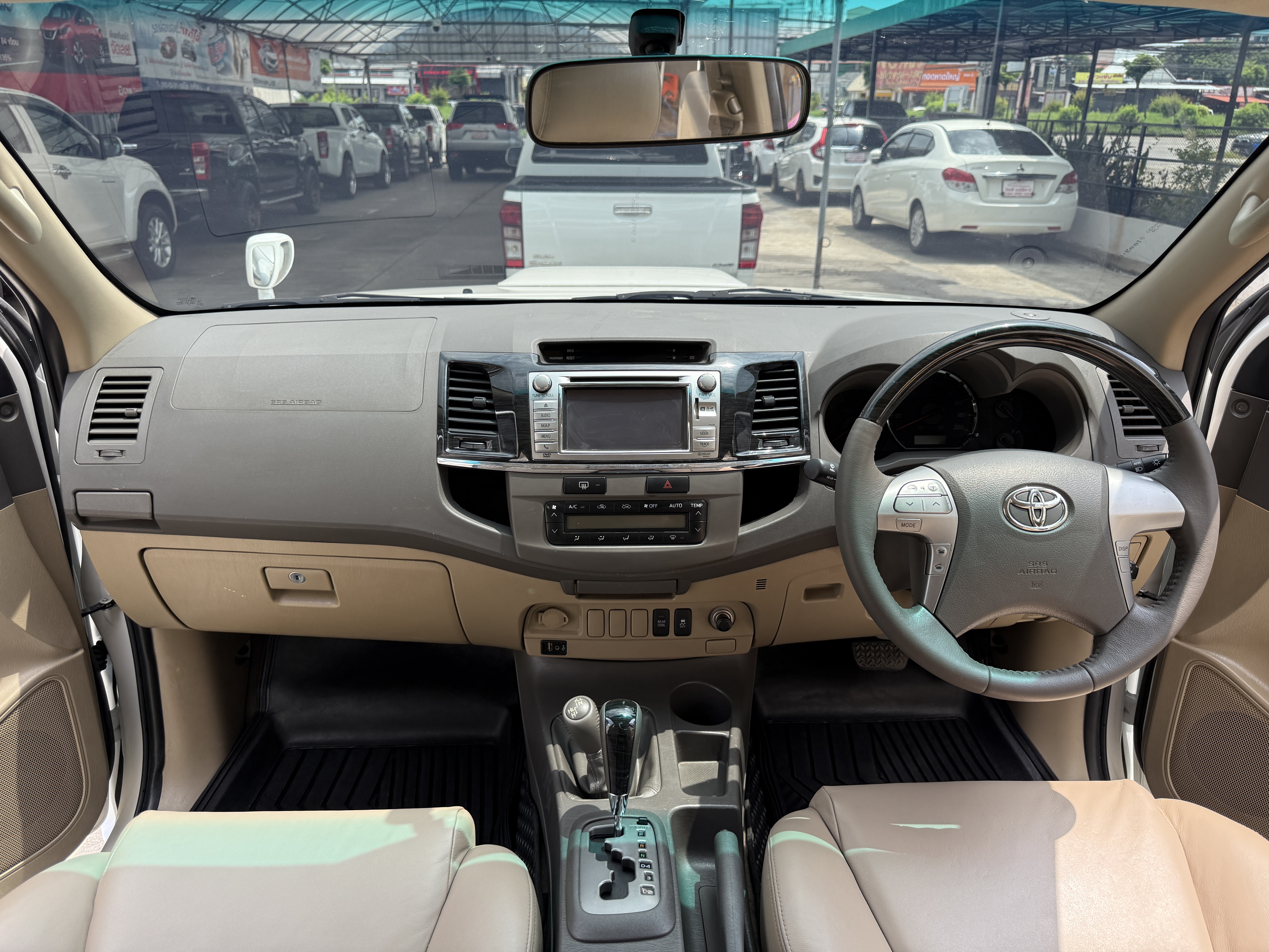 Toyota Fortuner Champ 3.0 V Navi 4WD At 2013 ขาวมุก