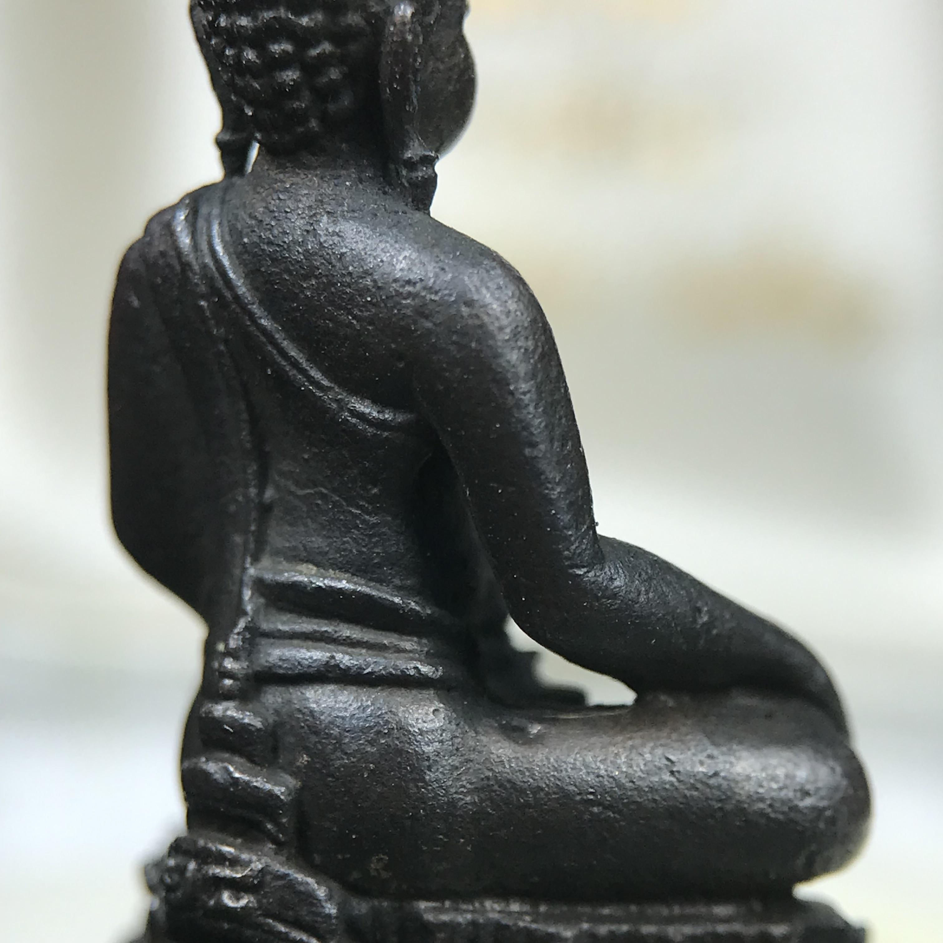 พระกริ่งวาสนา(รุ่นแรก) 80 พรรษา สมเด็จพระสังฆราช (วาสน์) วัดราชบพิธฯ ปี2521 เนื้อนวโลหะ(ตอกโค๊ตพระปิดตา) โดยมีหลวงปู่โต๊ะ วัดประดู่ฉิมพลีร่วมปลุกเสก พร้อมกล่องบรรจุเดิม(รุ่นแรก คอตั้งตรงได้สัดส่วน หายาก)