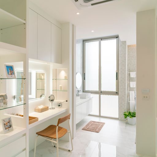 For Sales : Cherngtalay, 3-Storey Private Pool Villa @soi Pasak 8, 3 Bedrooms, 3 Ensuite bathrooms