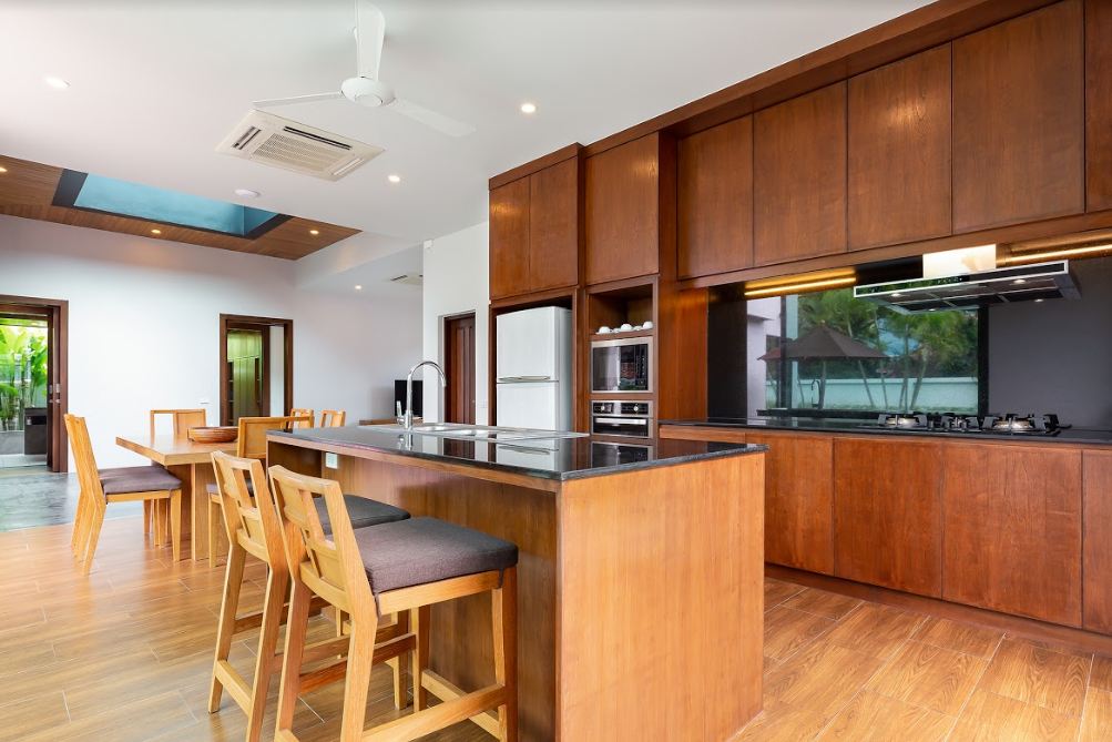 For Rent : Nai Harn, Luxury Modern Pool Villa, 3 Bedrooms 3 Bathrooms, Garden view.