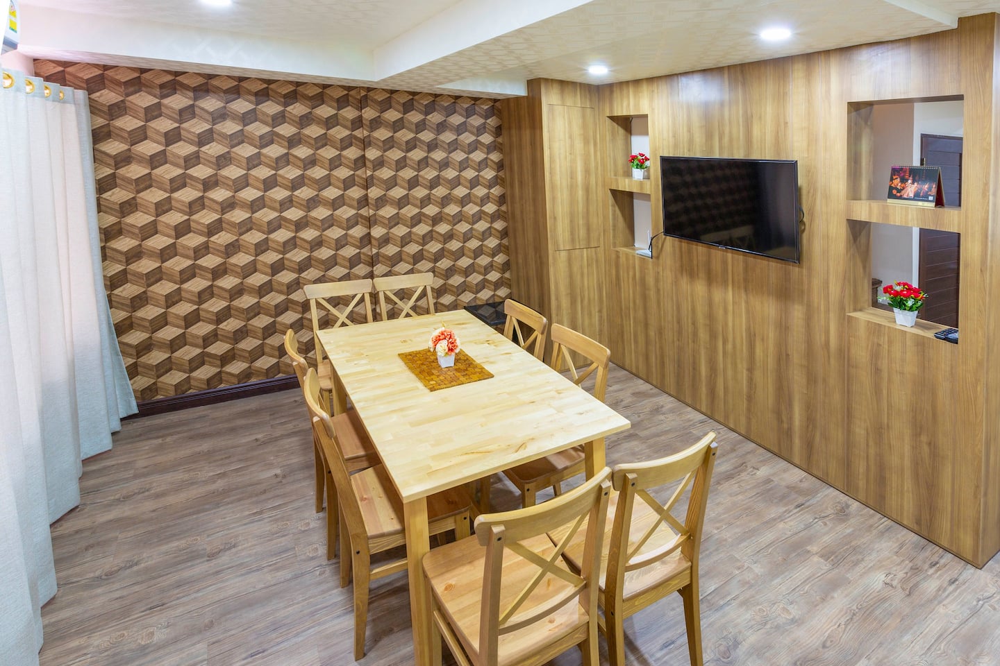 For Rent : Patong Town House 3 Story Sea View 3 bedrooms, 4.5 bathrooms.