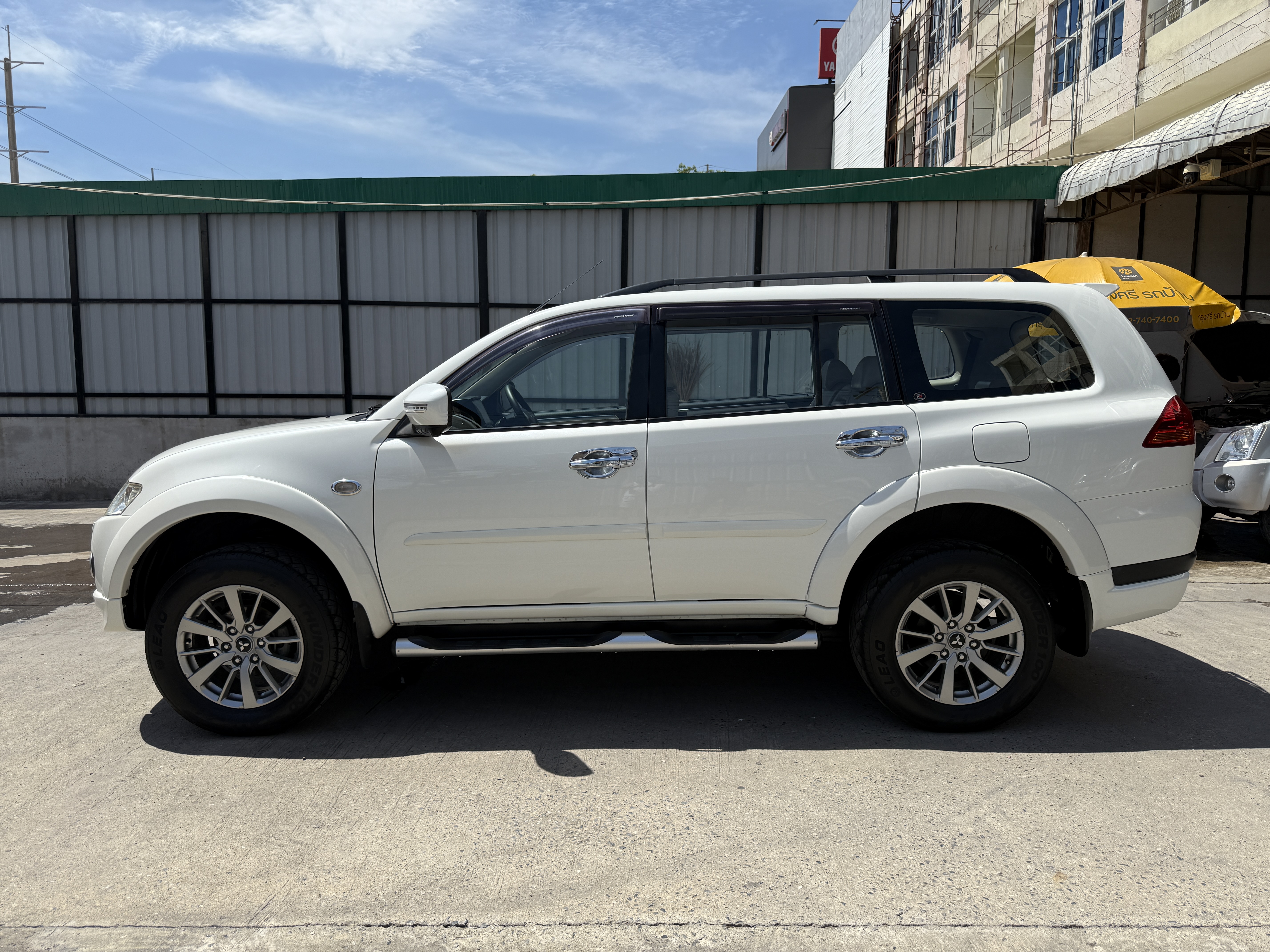 Mitsubishi Pajero Sport 2.5 GT 2WD At 2011 ขาวมุก