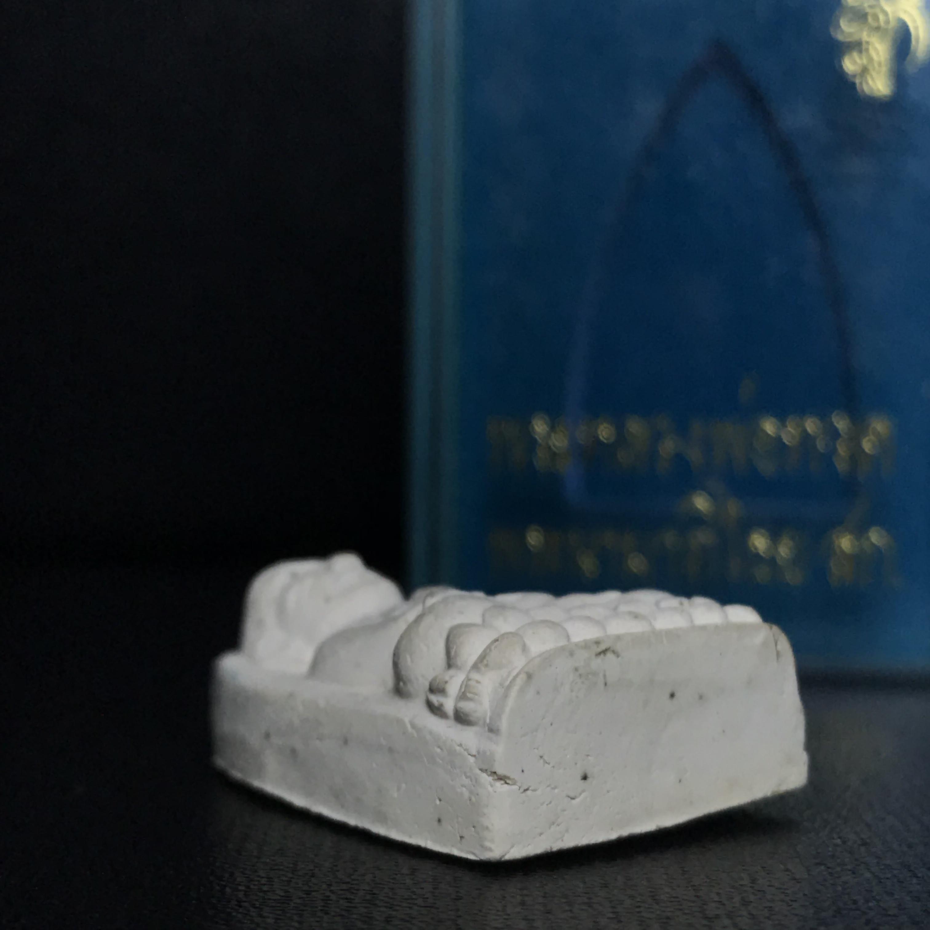 หลวงพ่อทวด รุ่น สก. วัดห้วยมงคล พิมพ์เตารีดกรรมการสามโค๊ต(ตอกเลข) เนื้อขาวผสมผงเก่าบางขุนพรหม รุ่น2(1ใน9999องค์)