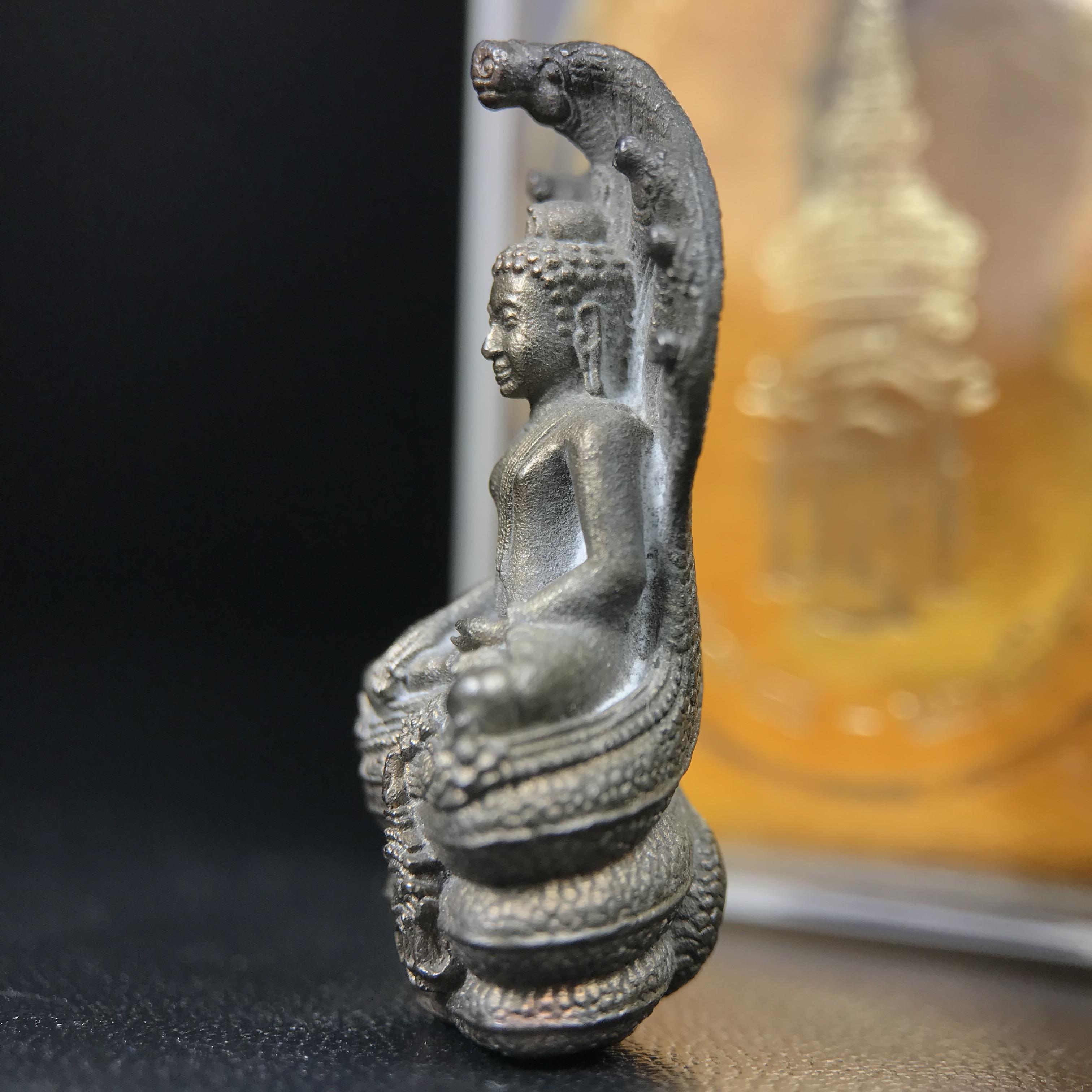 พระพุทธรูปนาคปรกปางมารวิชัย สธ. เนื่องวโรกาสสมเด็จพระเทพรัตนราชสุดาฯทรงเจริญพระชนมายุครบ 3รอบ ปี2534 พระกริ่งนวโลหะ พิธีพุทธาภิเษก ณ วัดบวรนิเวศวิหาร โดยมีสมเด็จพระญาณสังวรสมเด็จพระสังฆราชเป็นองค์ประธาน(พิธีใหญ่ มวลสารดี พุทธศิลป์งดงาม)อุดมวลสารผงจิตรลดา