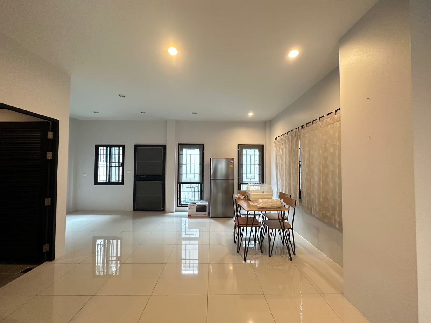 For Rent : Town home near Super Cheap Market, 3 Bedroom 3 Bathroom