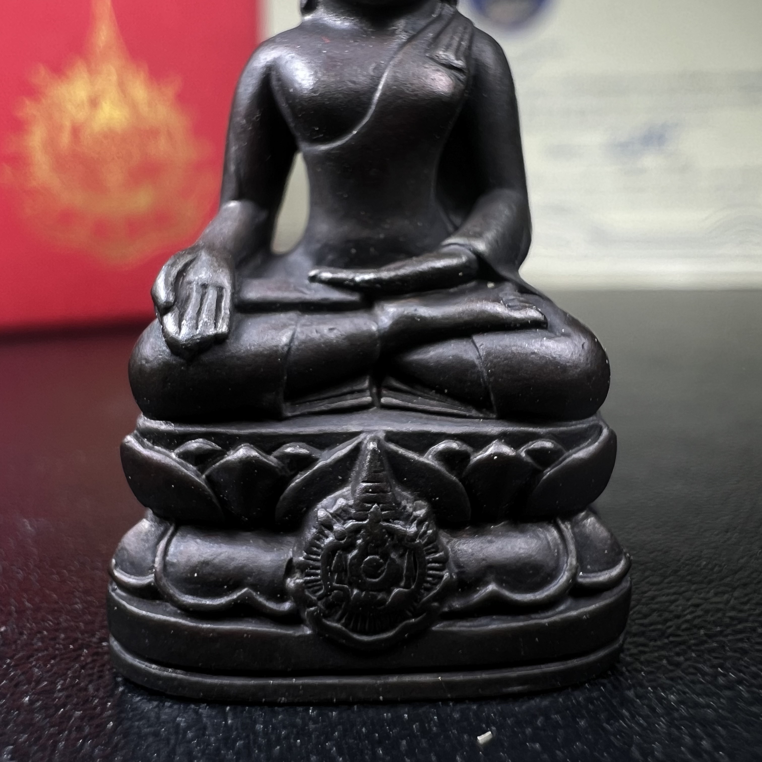 พระกริ่งไพรีพินาศ เฉลิมพระเกียรติ พระบาทสมเด็จพระเจ้าอยู่หัวรัชกาลที่9 พระชนมพรรษา 6 รอบ ปี2542 เนื้อนวโลหะผสมทองคำ(บรรจุเหล็กไหล)ดีนอก-ดีใน***องค์นี้สภาพสวยครบสมบูรณ์ มาพร้อมกล่องเดิมและใบรับรองจากผู้จัดสร้างแบบนี้หายากมาก***