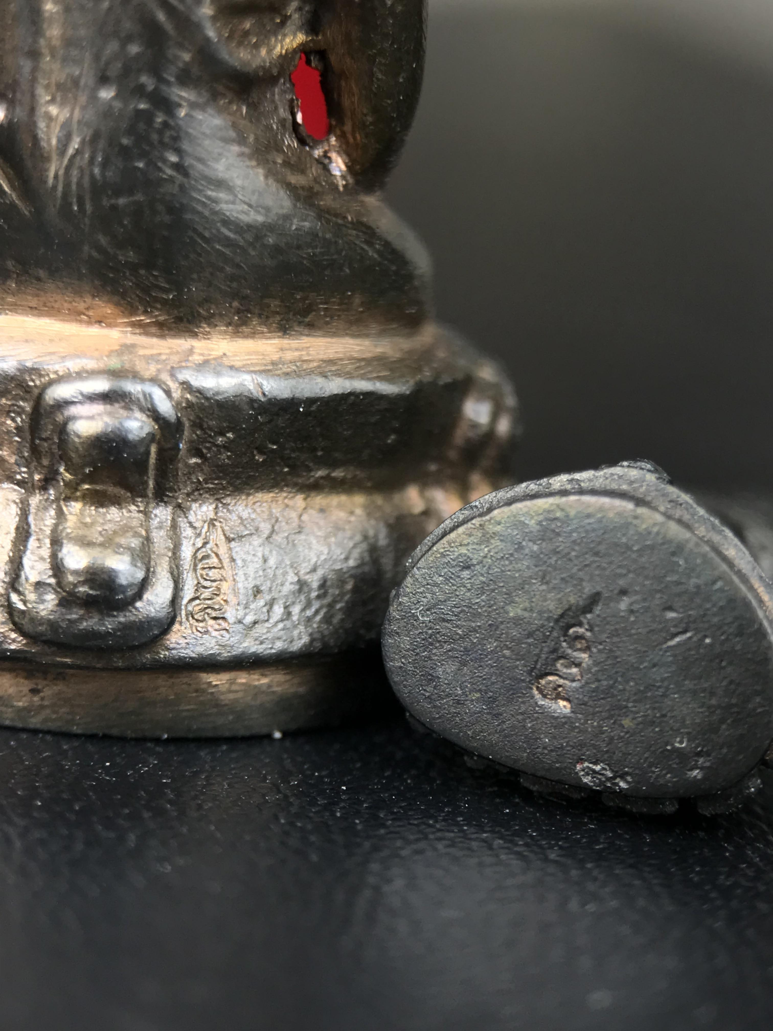 พระกริ่ง-พระชัยวัฒน์ ปวเรศ วัดบวรนิเวศวิหาร ปี 2530 พระบาทสมเด็จพระเจ้าอยู่หัวรัชกาลที่ 9 เจริญพระชนมพรรษา 5 รอบนักษัตริย์(ในหลวง ร.9 เสด็จเททอง)(บรรจุผงจิตรลดาเส้นเกศาในหลวงรัชกาลที่9)พร้อมสูจิบัตรเดิมตอนจัดสร้าง(สภาพสวยครบสมบูรณ์))พิธีใหญ่ รุ่นยอดนิยม