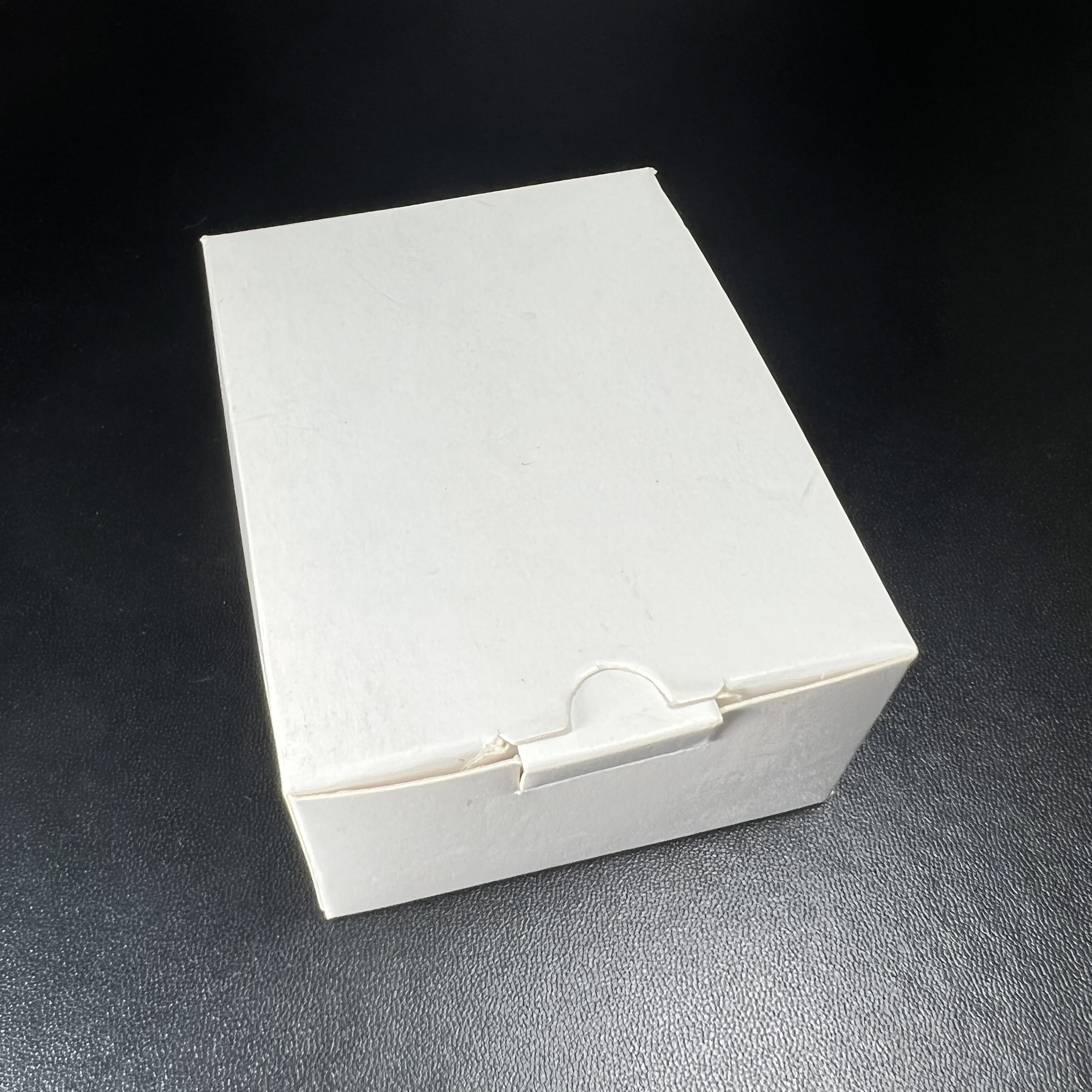 พระกริ่งที่ระลึก สมเด็จพระญาณสังวร สมเด็จพระสังฆราช สกลมหาสังฆปริณายก ทรงเจริญพระชันษา 99 ปี 3 ตุลาคม 2555 วัดบวรนิเวศวิหาร(ทรงพระราชทานใต้ฐานองค์พระกริ่งบรรจุเส้นพระเกศา)(1 ใน 999 องค์)