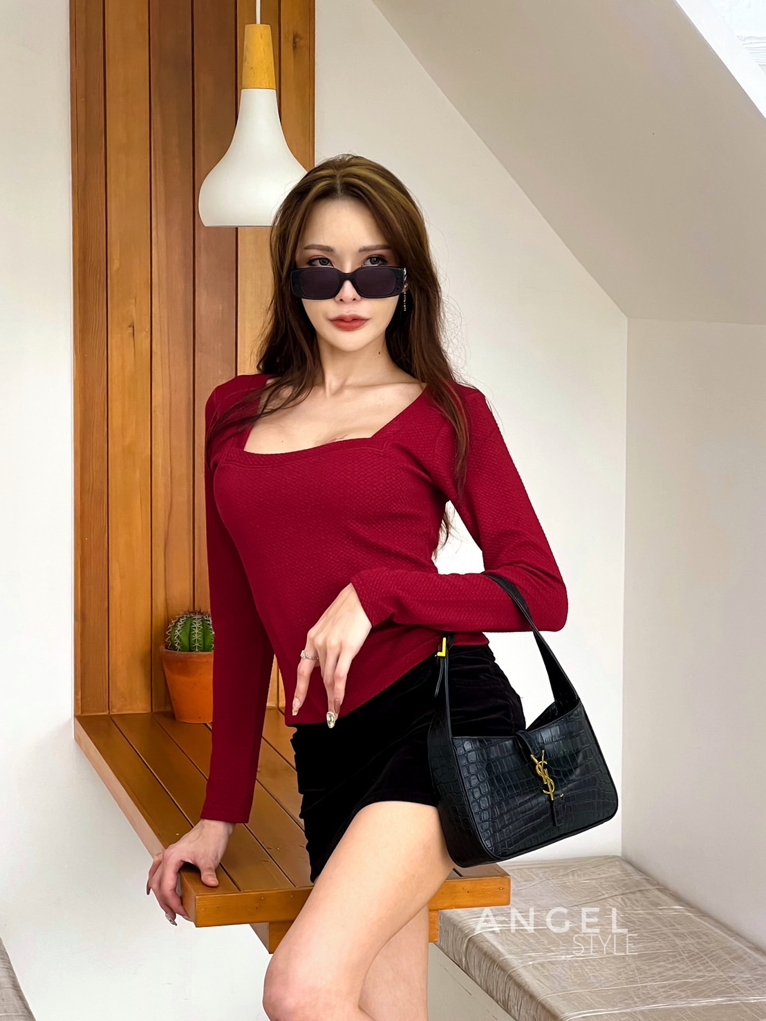 คอสี่เหลี่ยมแขนยาว