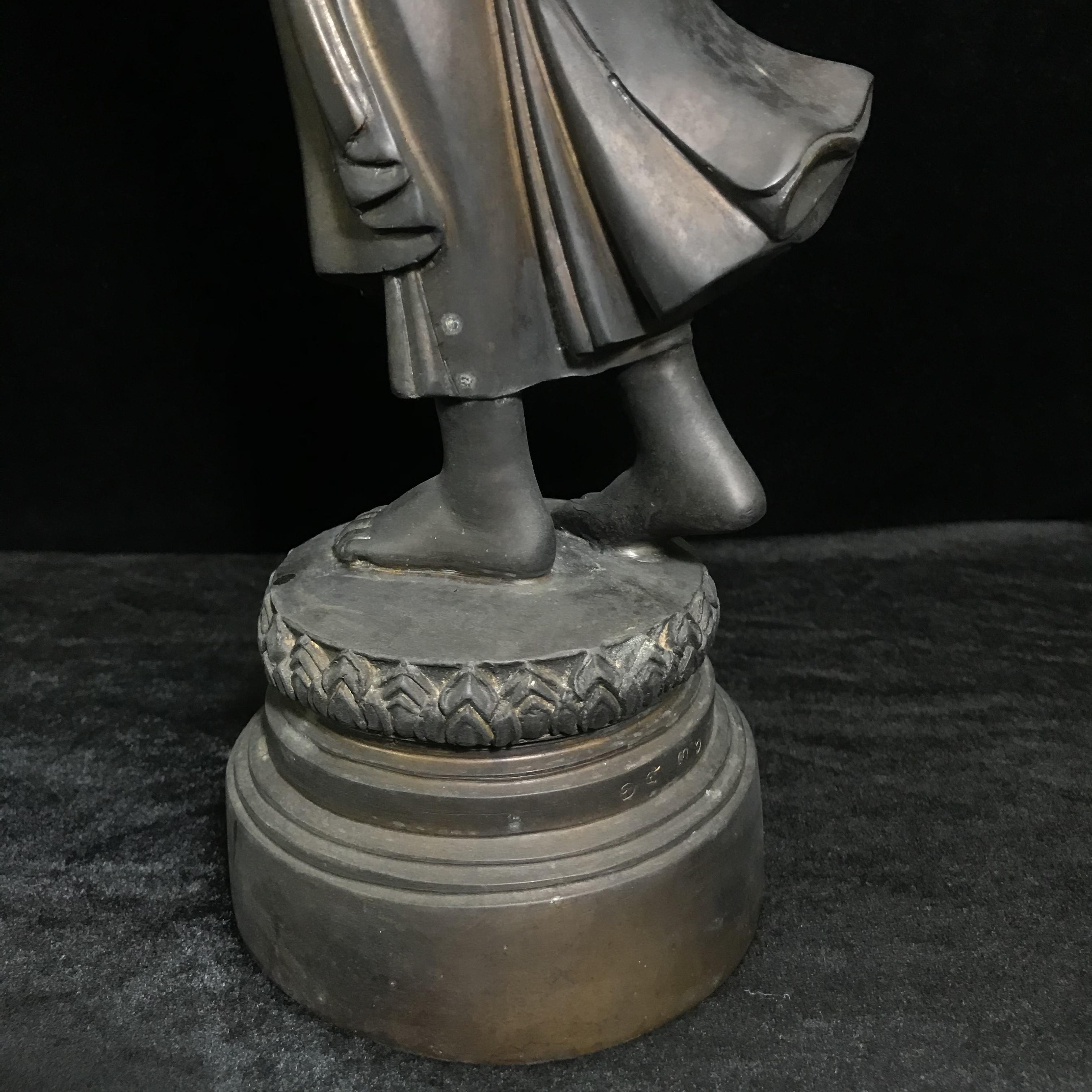 พระบูชา 25พุทธศตวรรษ พระศรีศากยะทศพลญาณ ประธานพุทธมณฑลสุทรรศน์ ปี 2530 ตราสัญลักษณ์ ในมหาวาระพระชนมพรรษา ครบ 5 รอบ 60 พรรษา เมื่อ 5 ธันวาคม พ.ศ. 2530 หมายเลข (๑๕)๓๖๕ ขนาดความสูง 15 นิ้ว รวมฐานสูง 18 นิ้ว(นิยมหายาก)