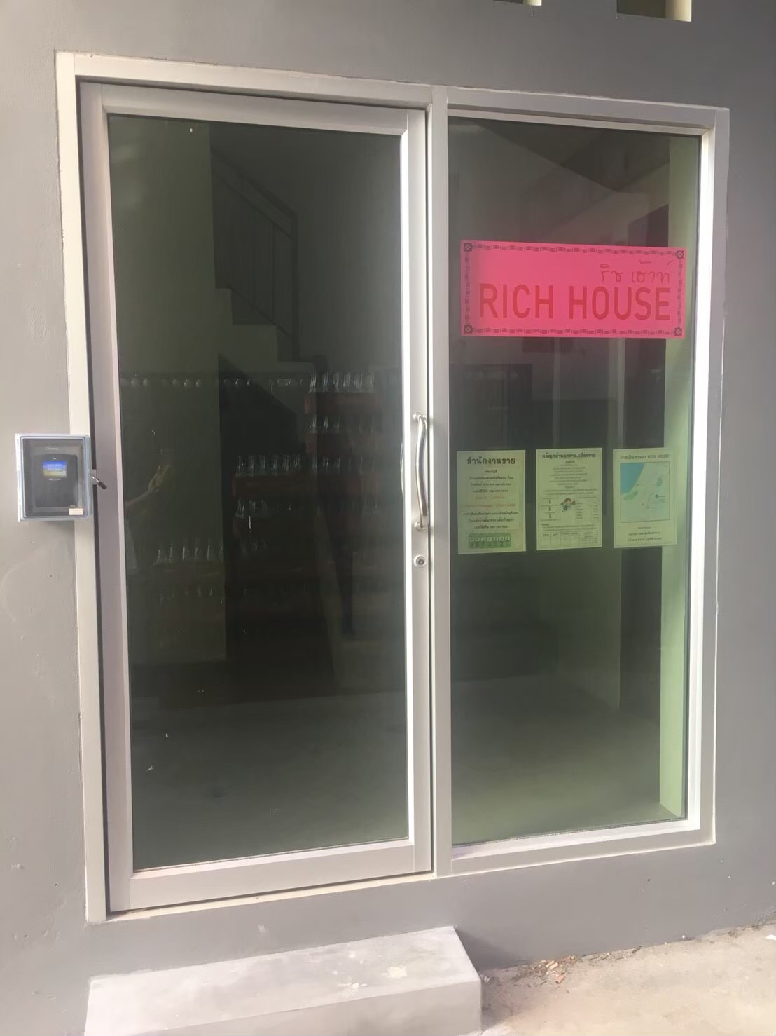 House For Rent : Patong Guest house have 4 floors with city view. Land plot 120 SQM