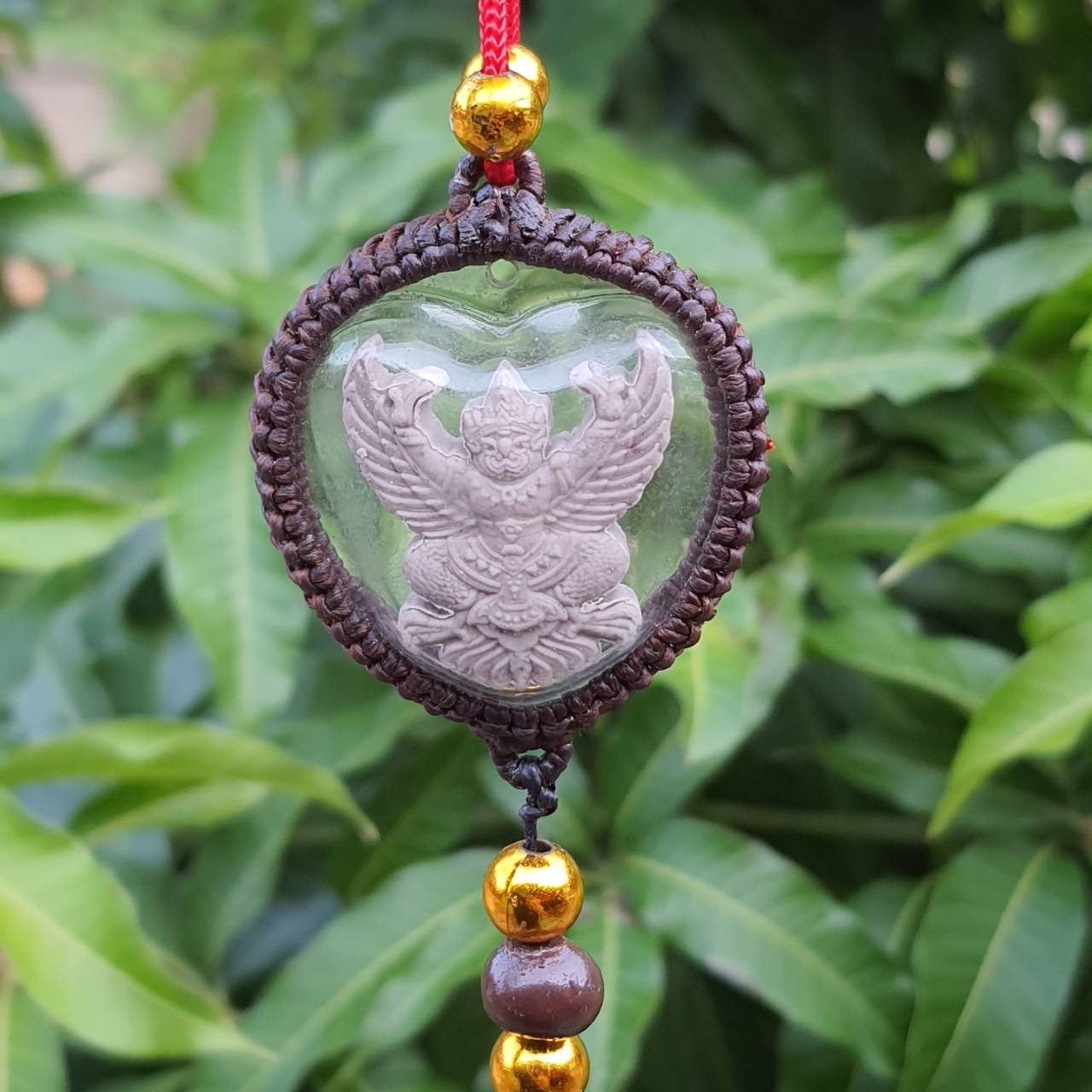 ของป้องกัน พญาครุฑ ห้อยหน้ารถ ห้อยหน้าร้าน สีขาว ครุฑ ครุฑบูชา พญาครุฑ ของแท้